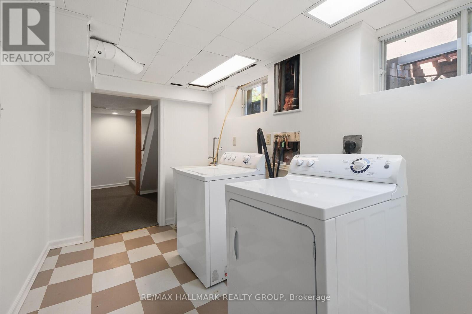 82 Laurentian Place