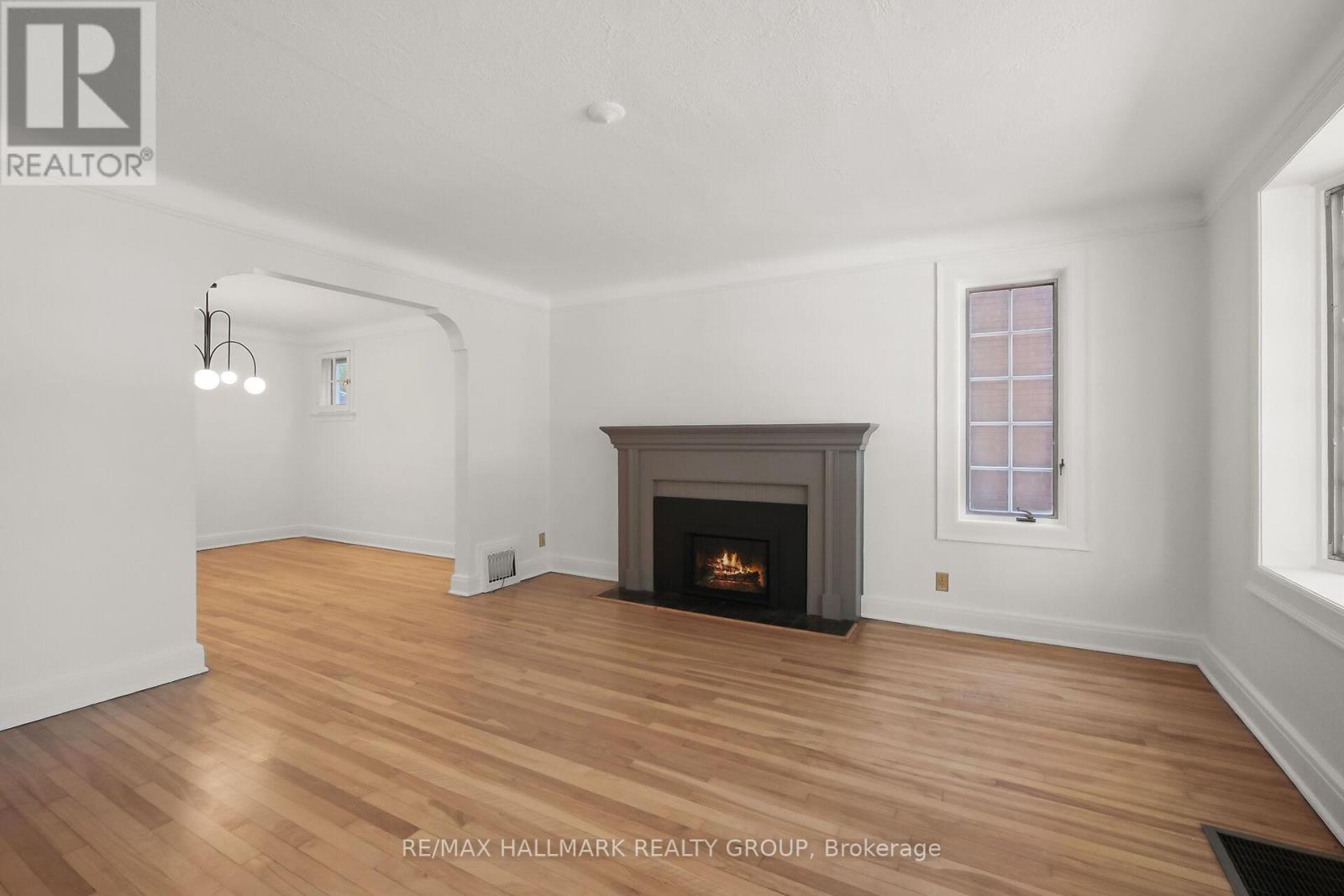 82 Laurentian Place