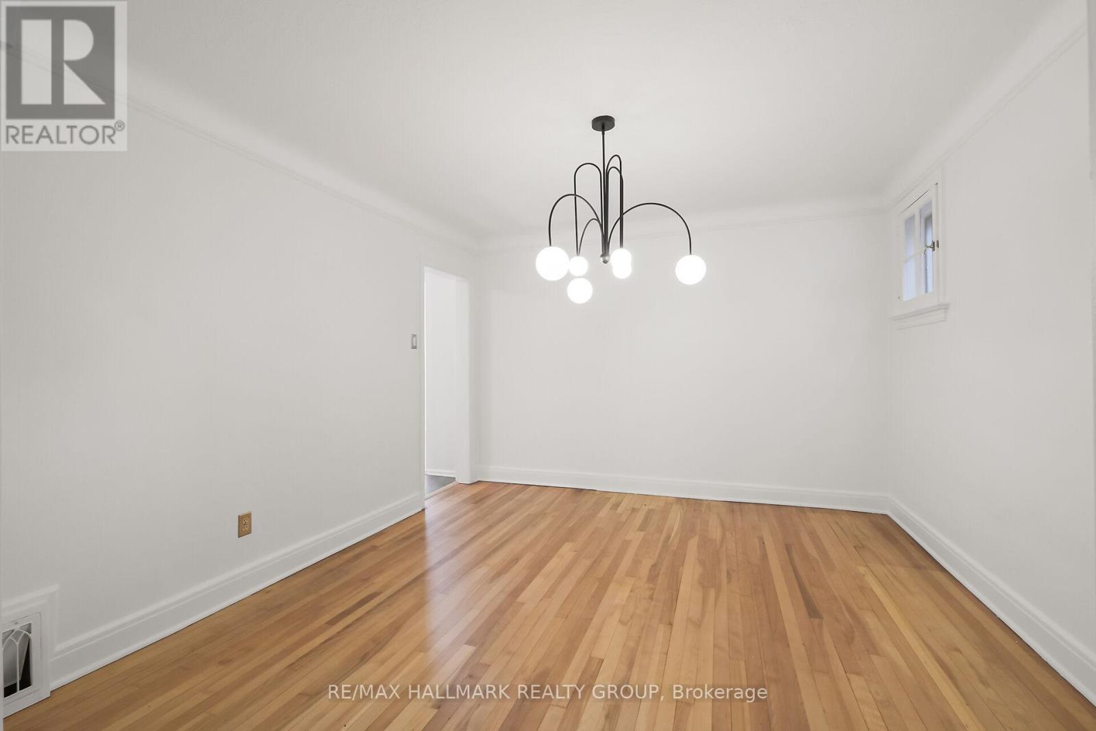 82 Laurentian Place