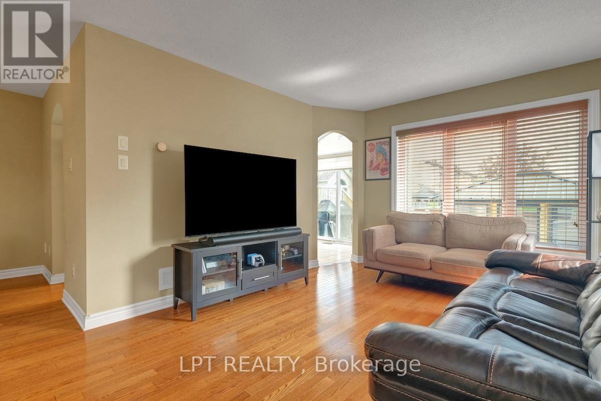 148 Waterfern Way