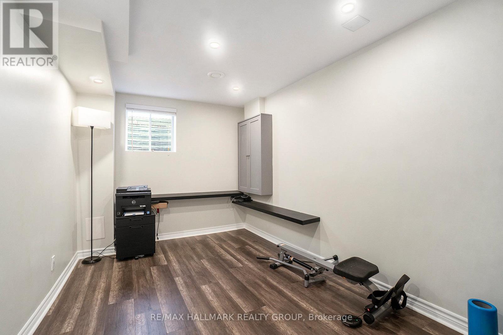 11 Ellisson Way