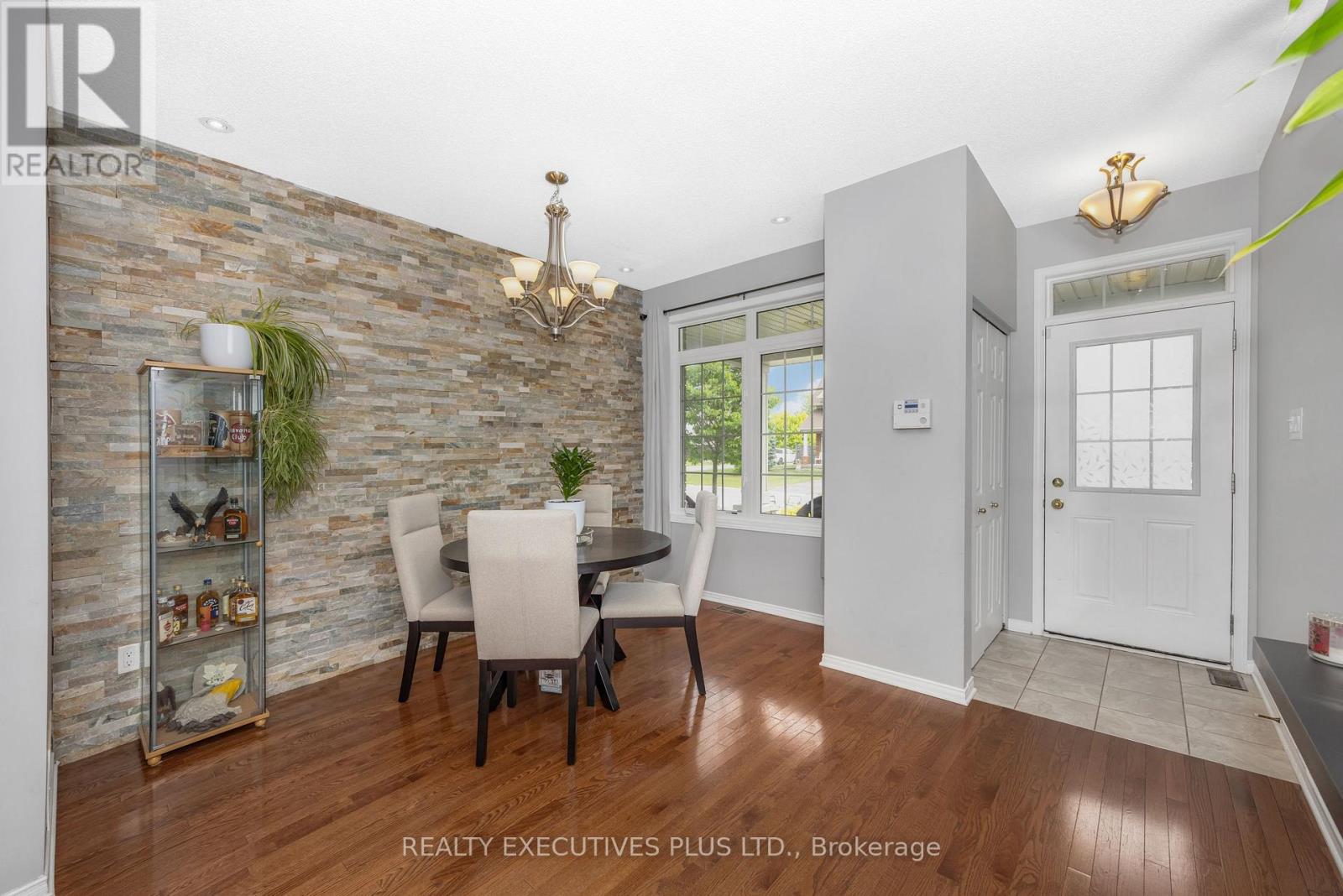 341 Jasper Crescent