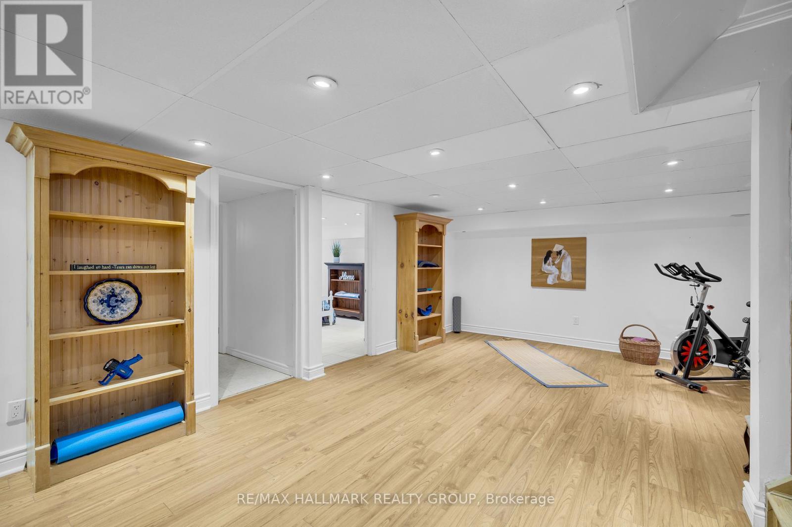 2860 Barlow Crescent