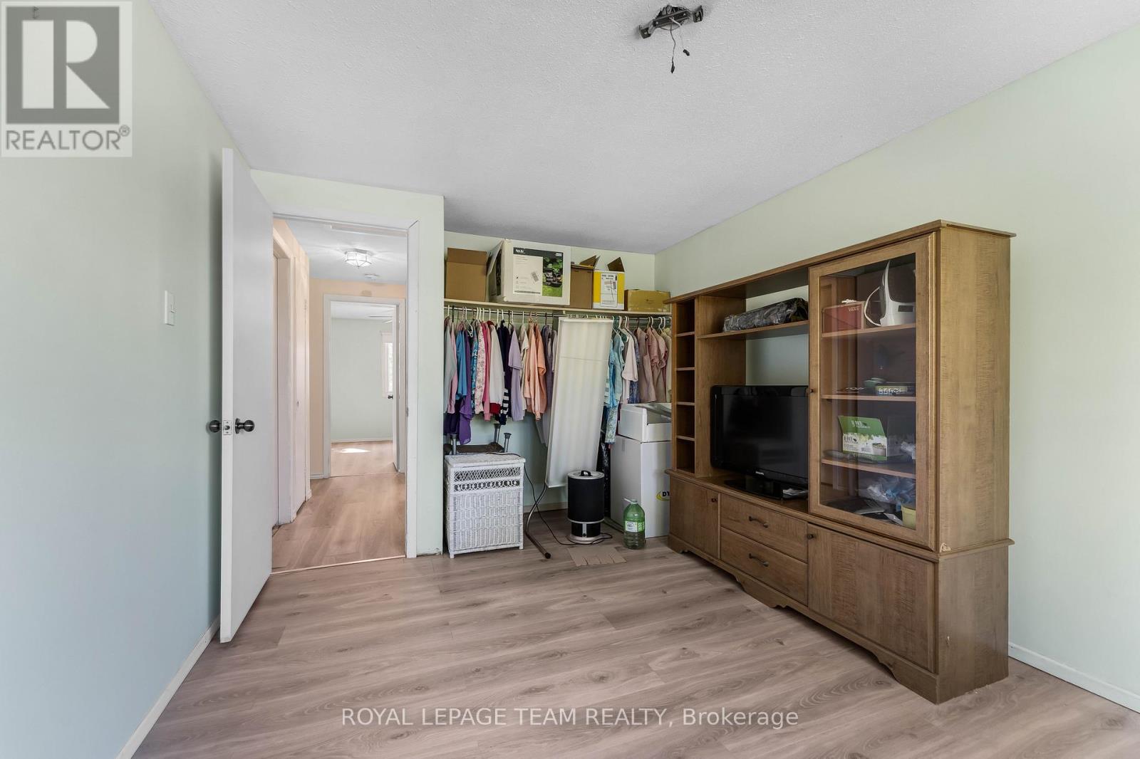 11 - 2415 Southvale Crescent