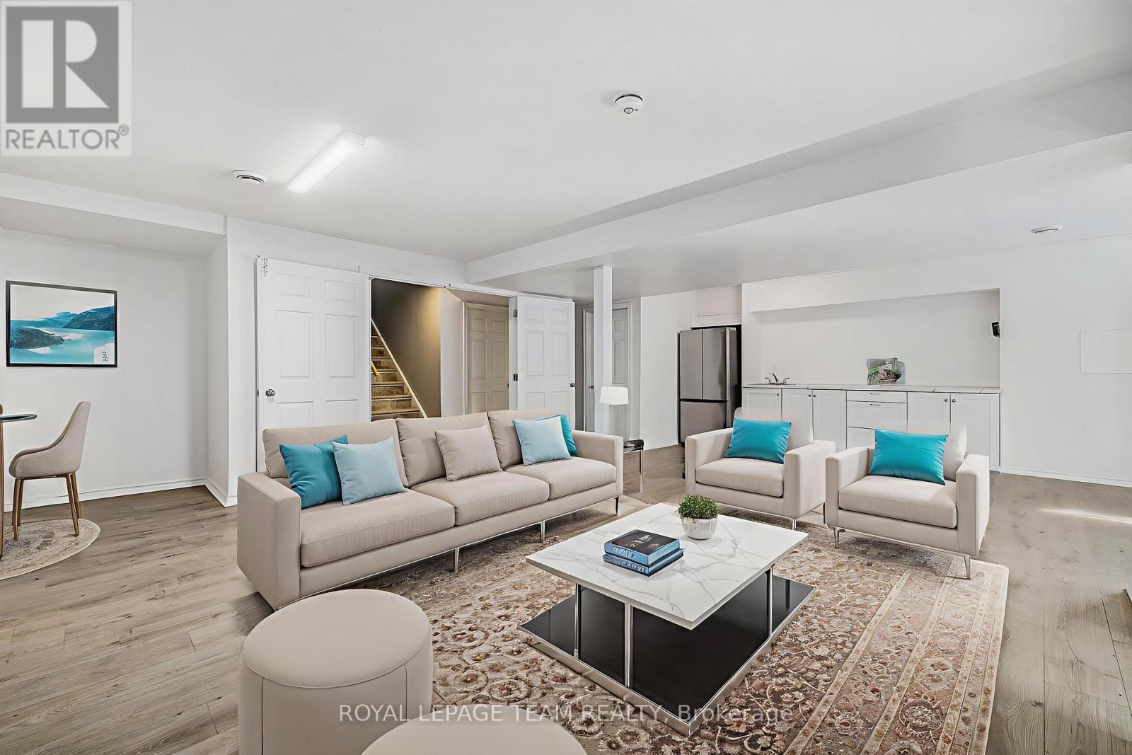 2833 Dunrobin Road