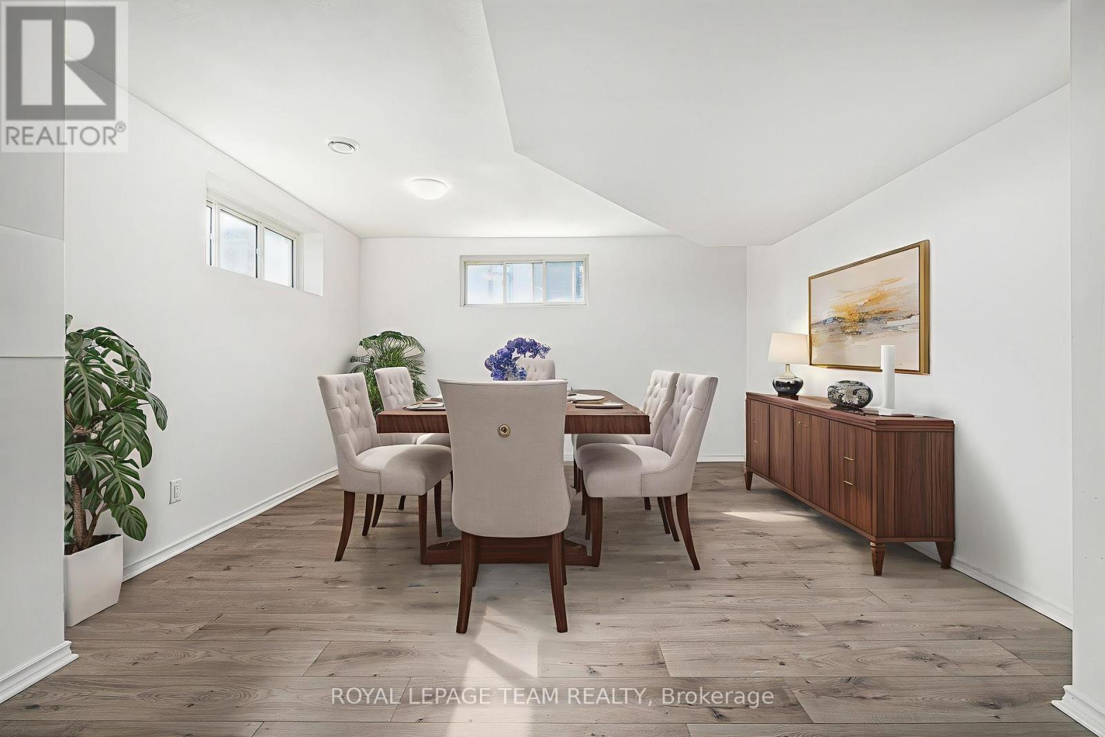 2833 Dunrobin Road
