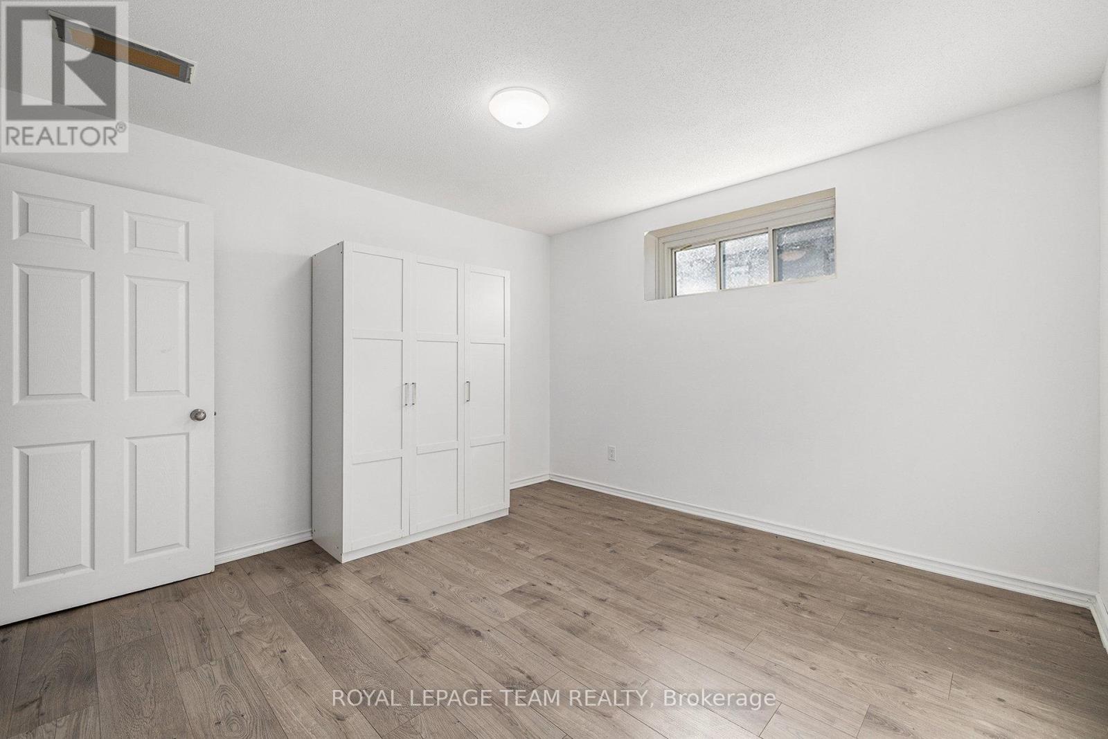 2833 Dunrobin Road