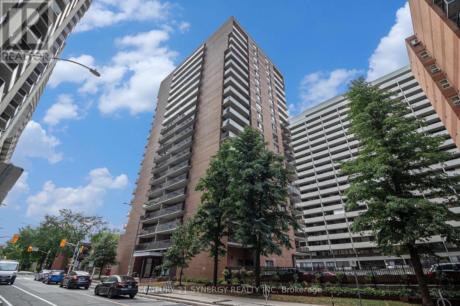 306 - 475 Laurier Avenue W