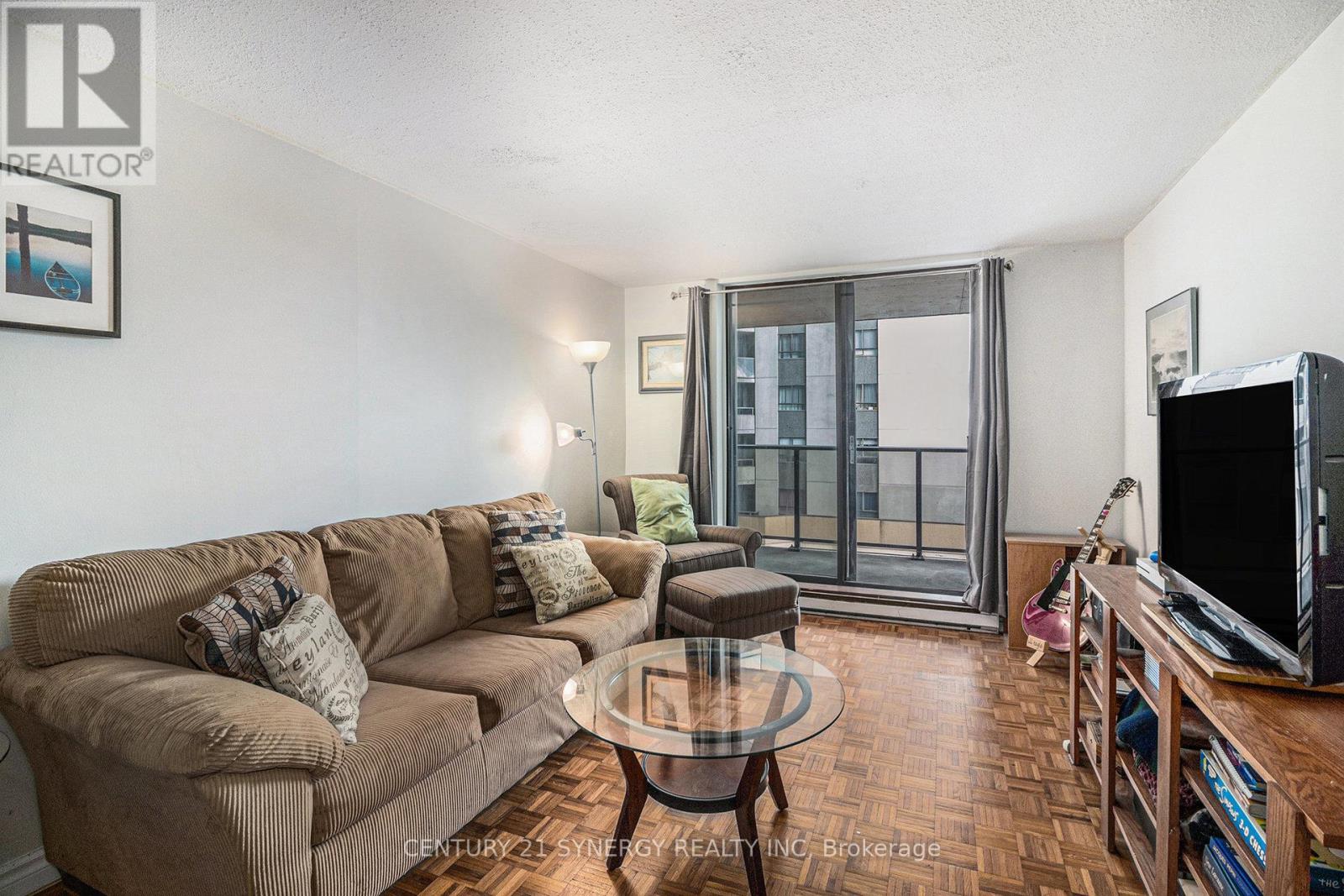 306 - 475 Laurier Avenue W