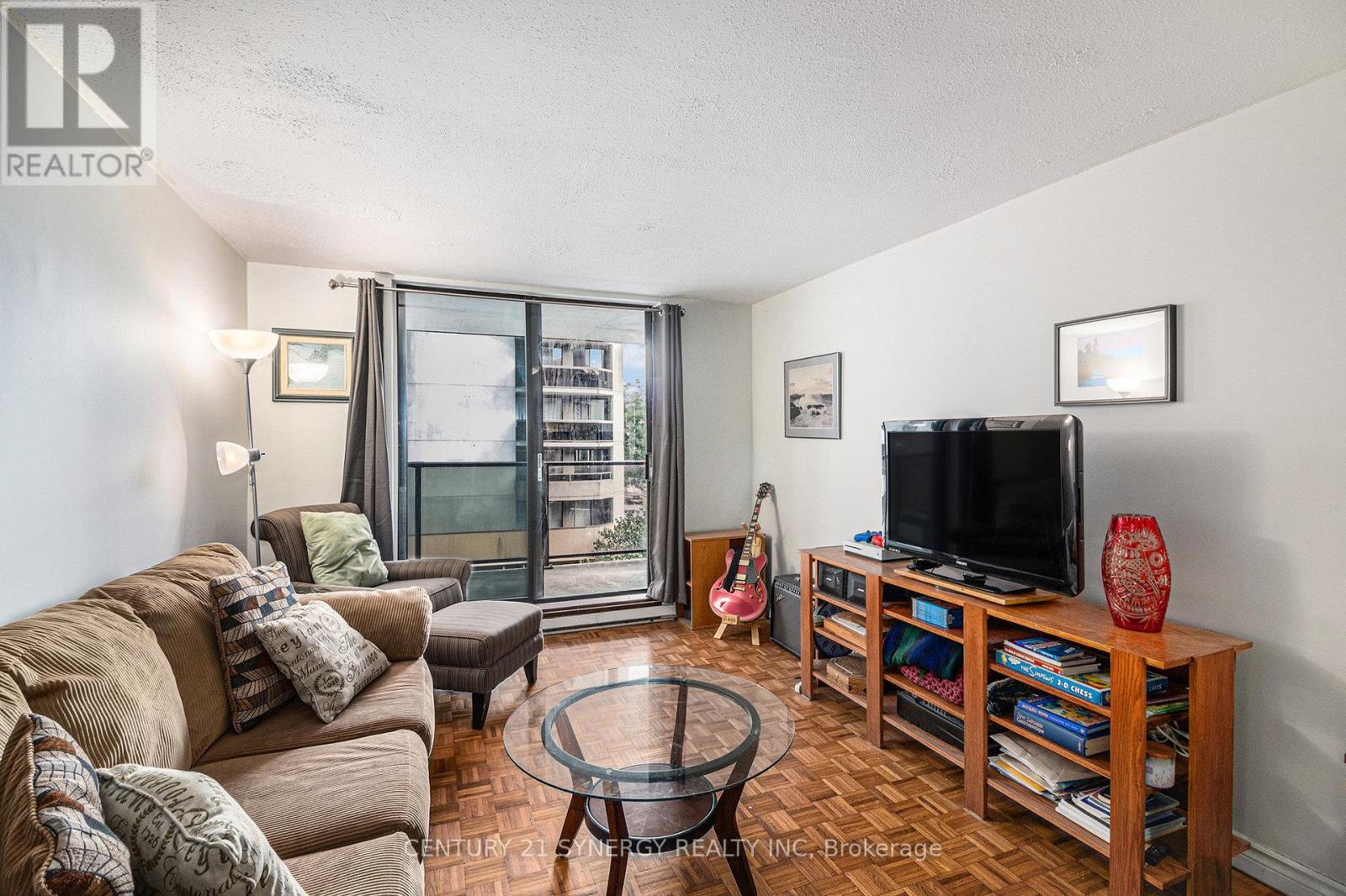 306 - 475 Laurier Avenue W