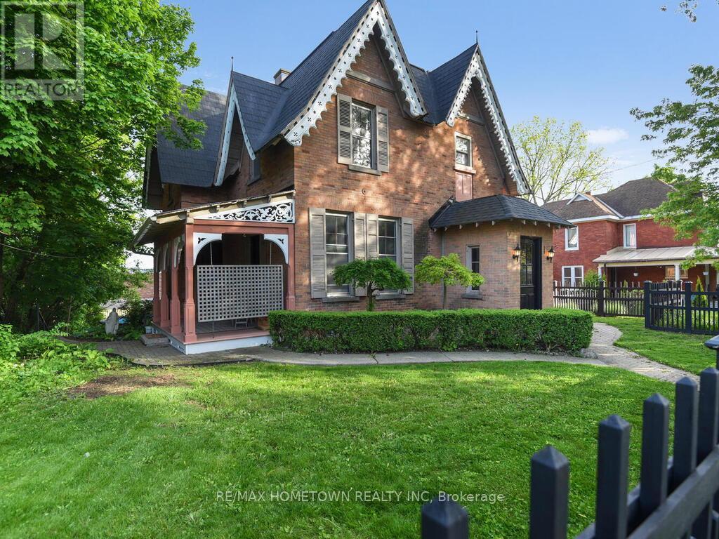 157 Dibble Street W
