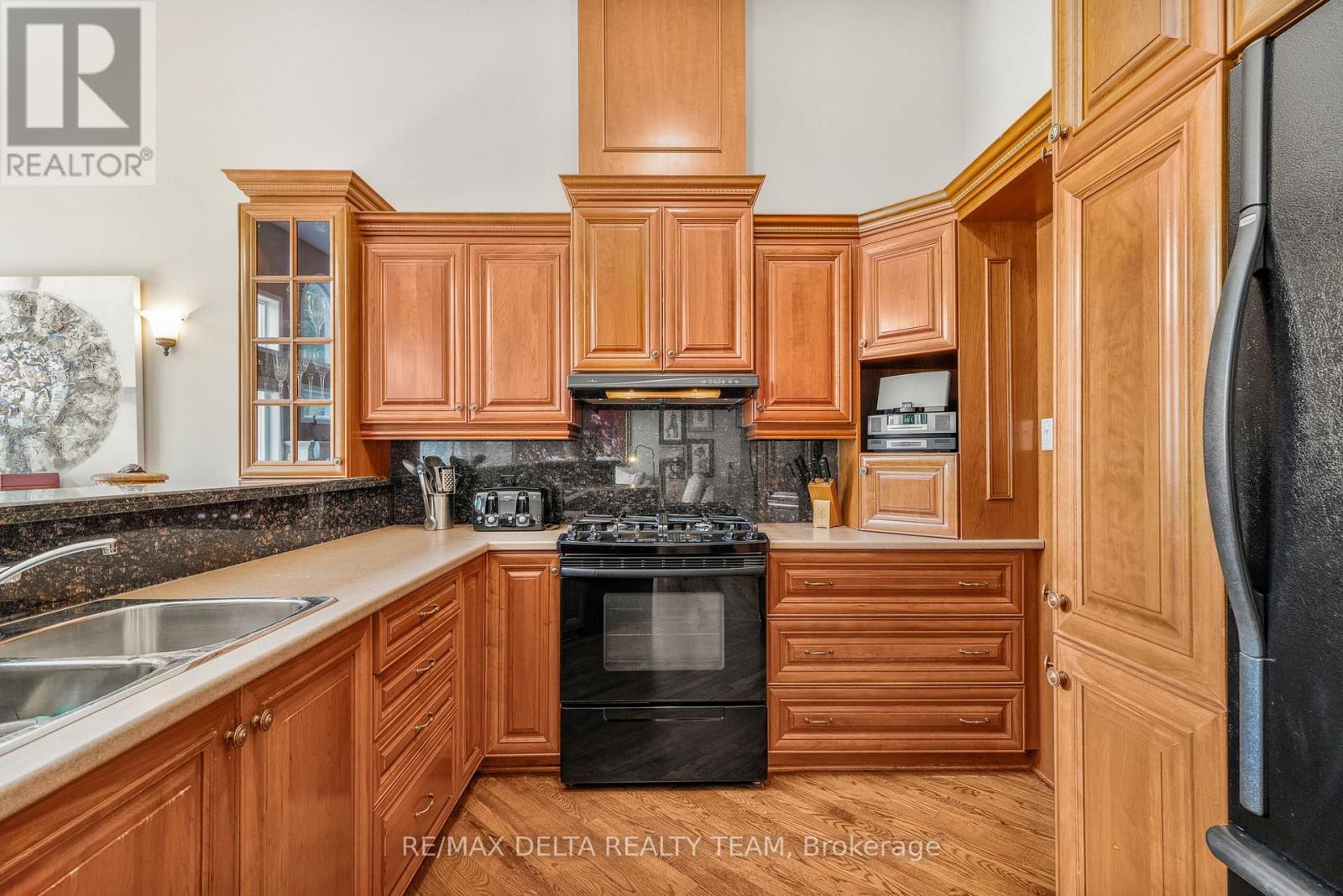 116 Gladeview Private