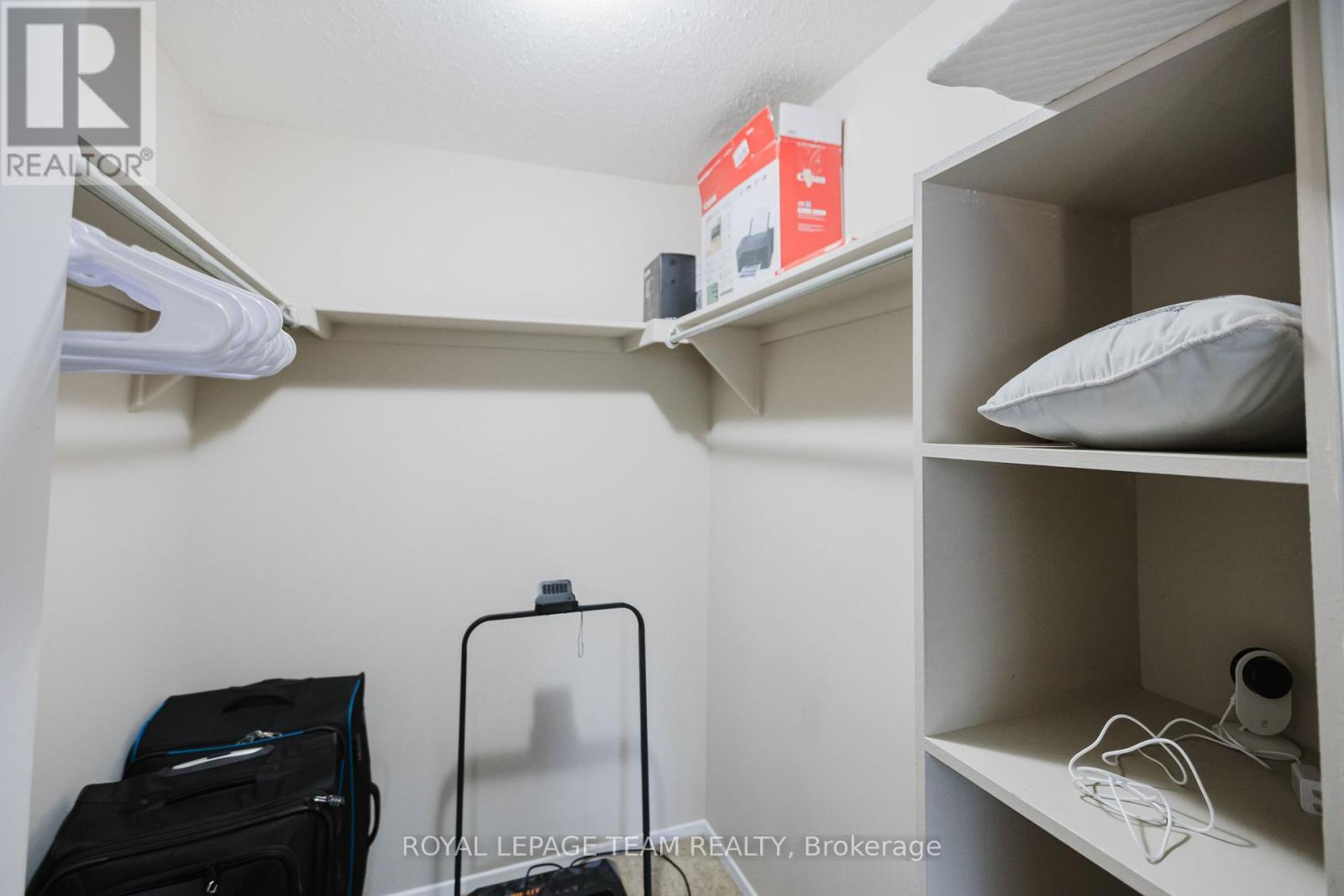 210 - 212 Viewmount Drive