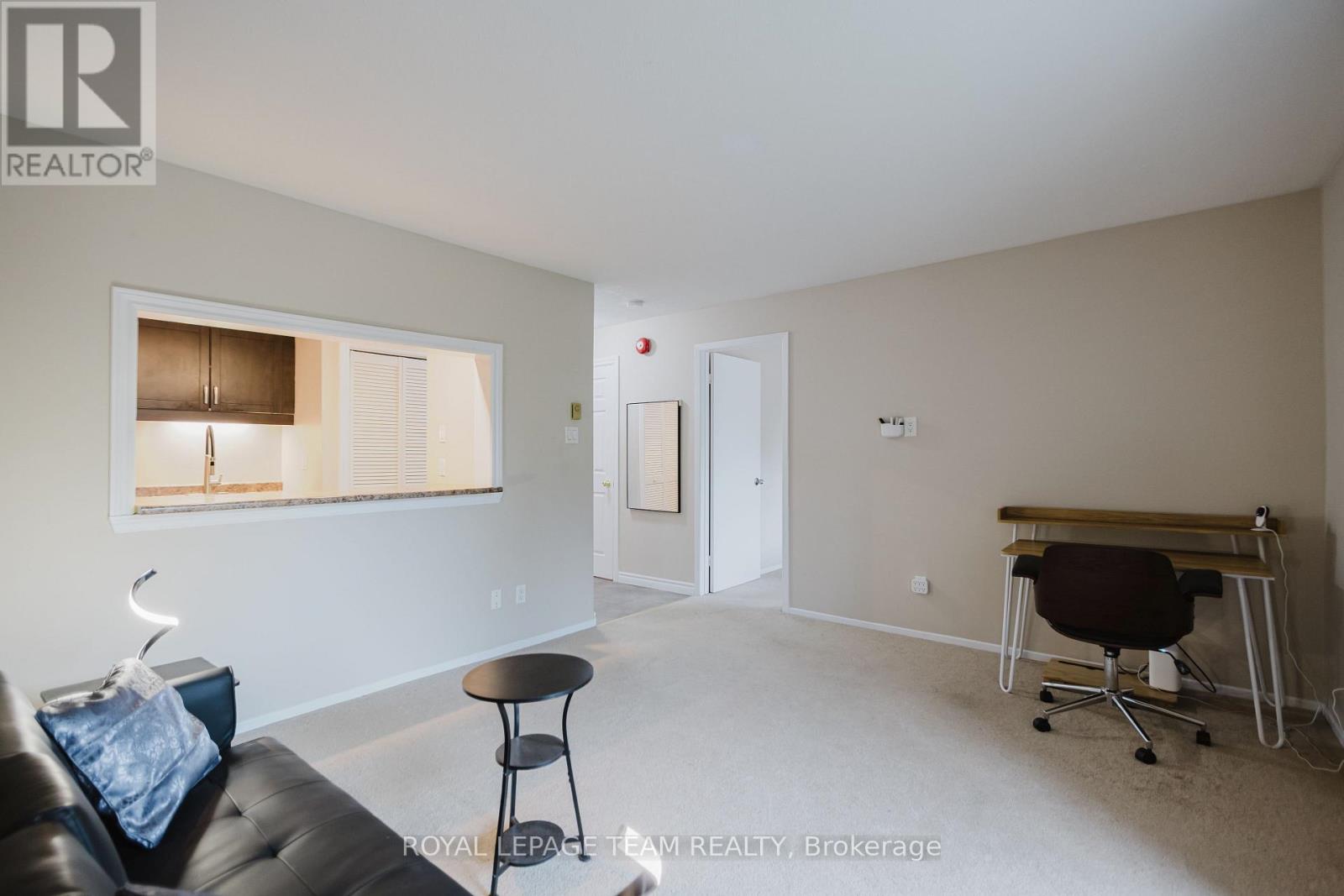210 - 212 Viewmount Drive