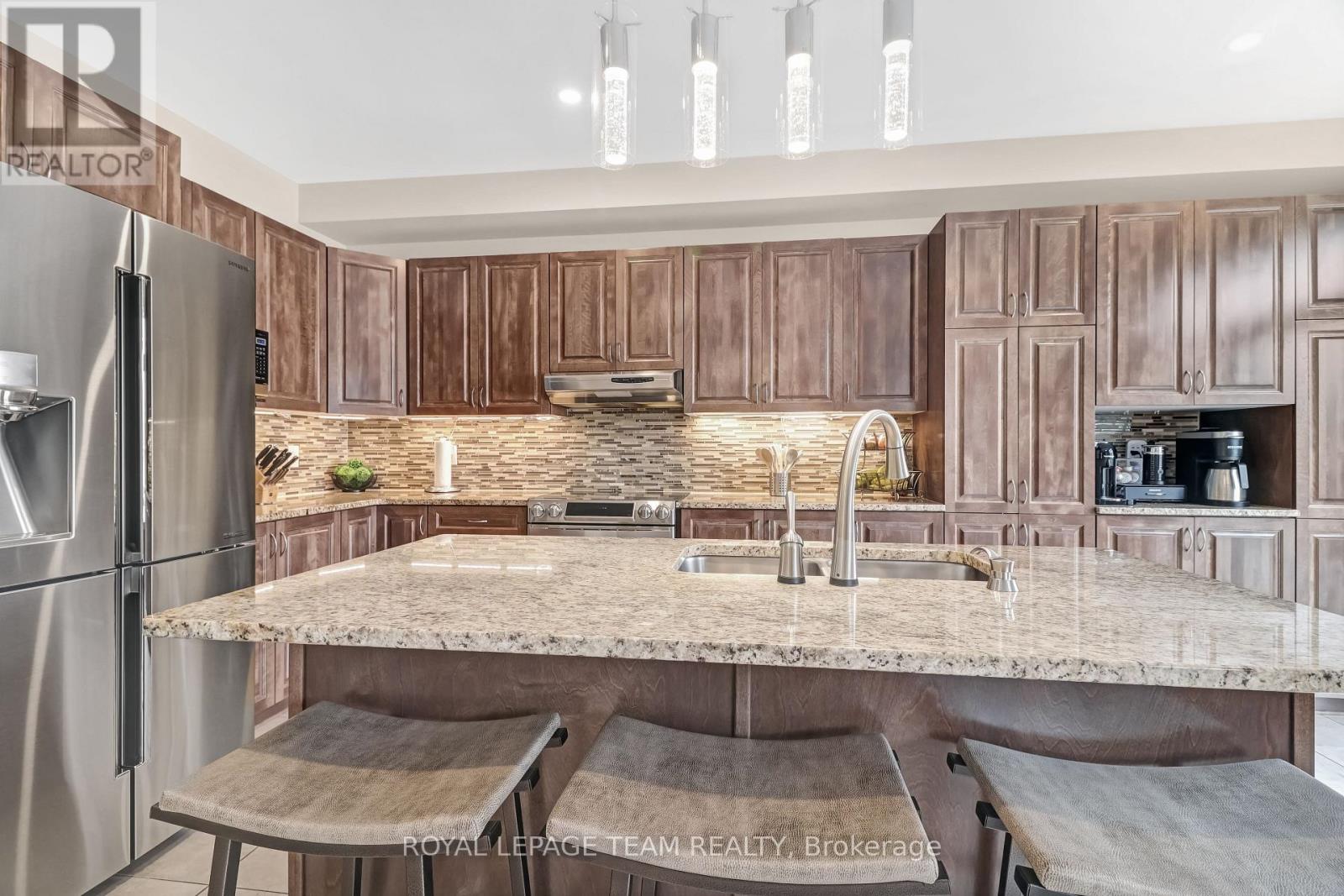 3519 Woodroffe Avenue