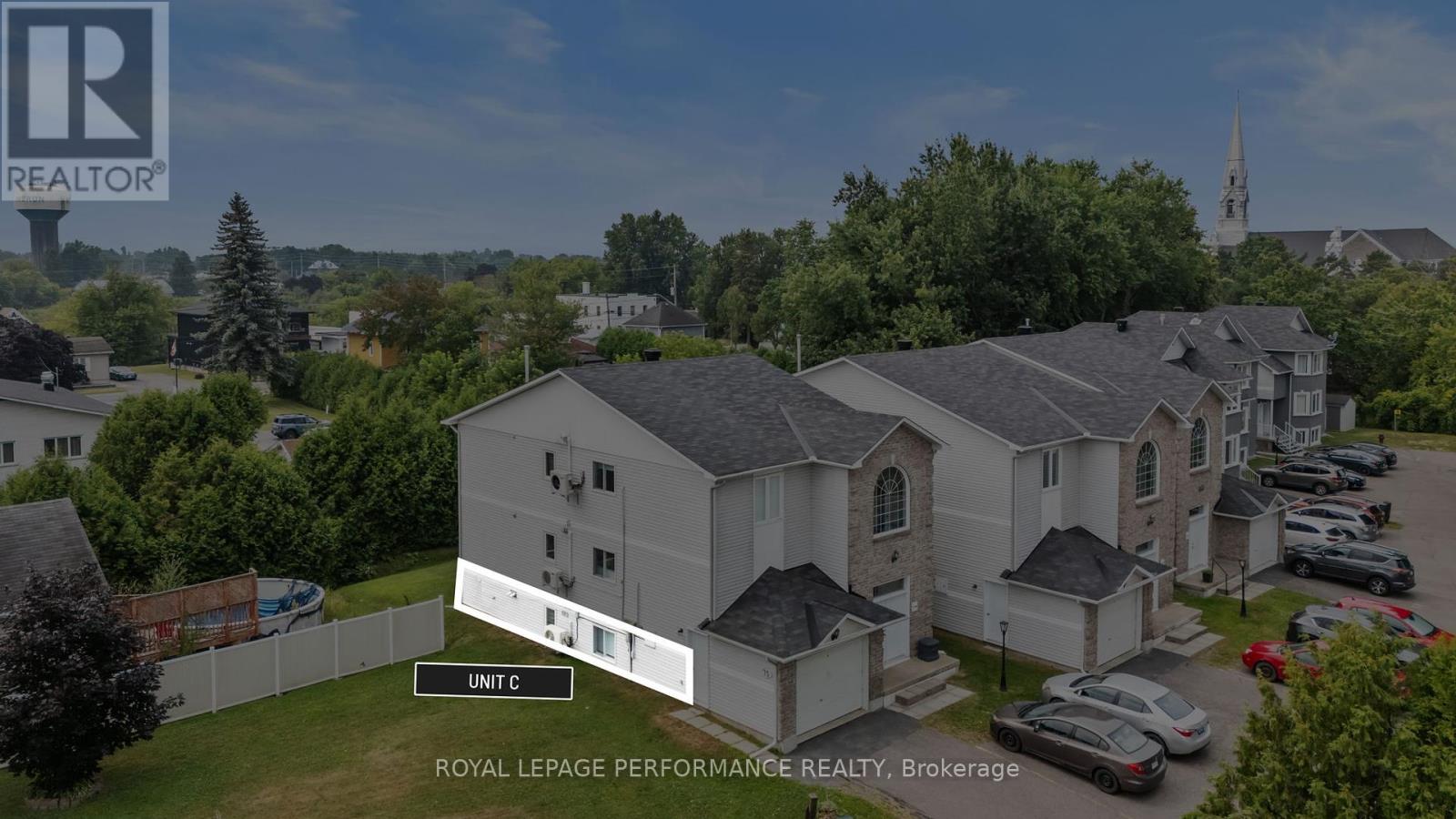 1c - 75 Lapointe Boulevard