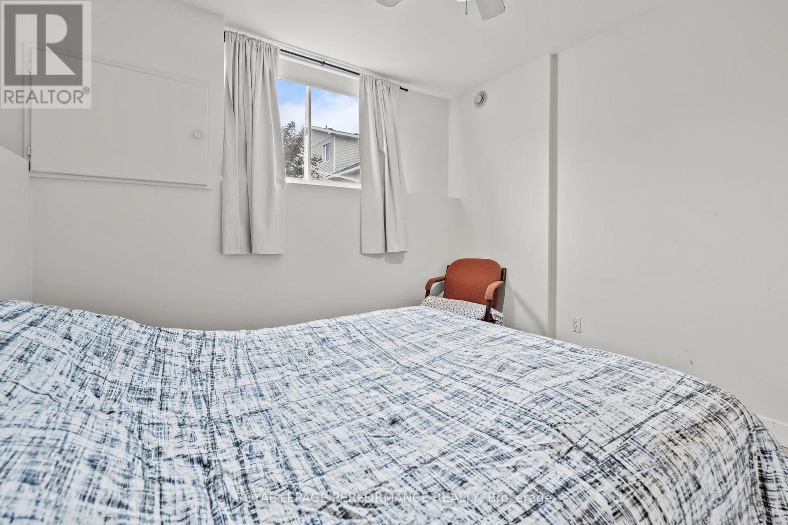1c - 75 Lapointe Boulevard