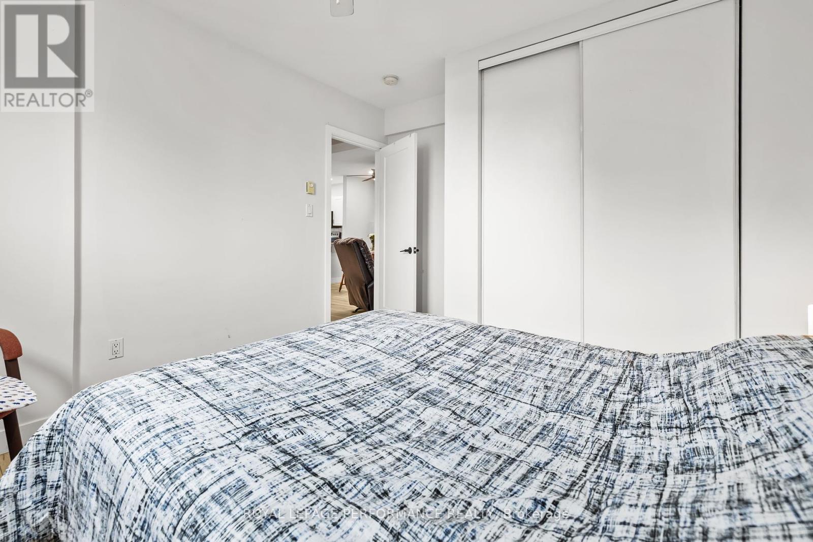 1c - 75 Lapointe Boulevard