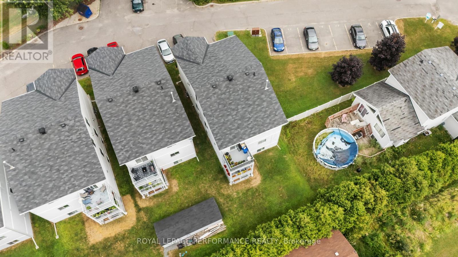 1c - 75 Lapointe Boulevard