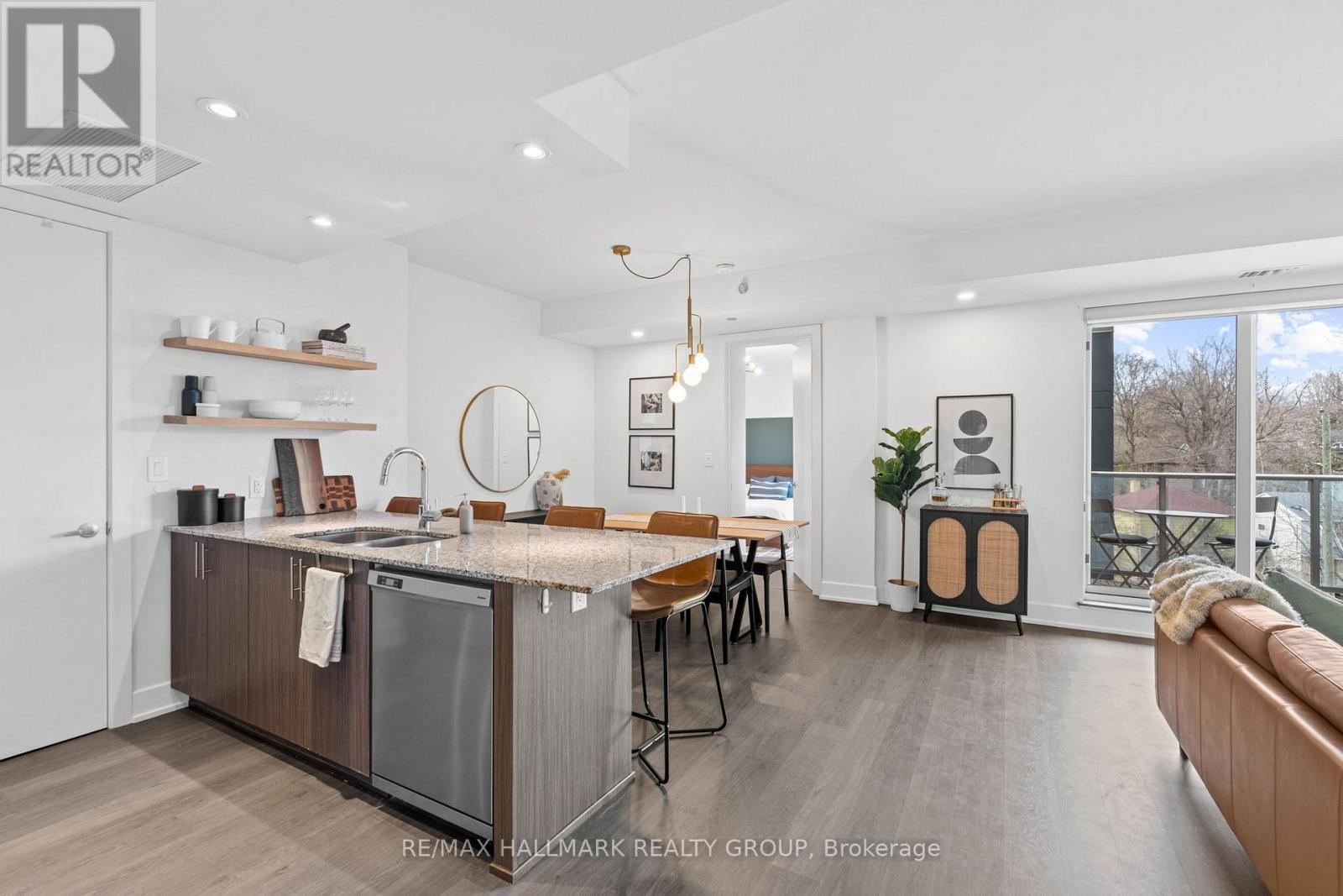 401 - 7 Marquette Avenue