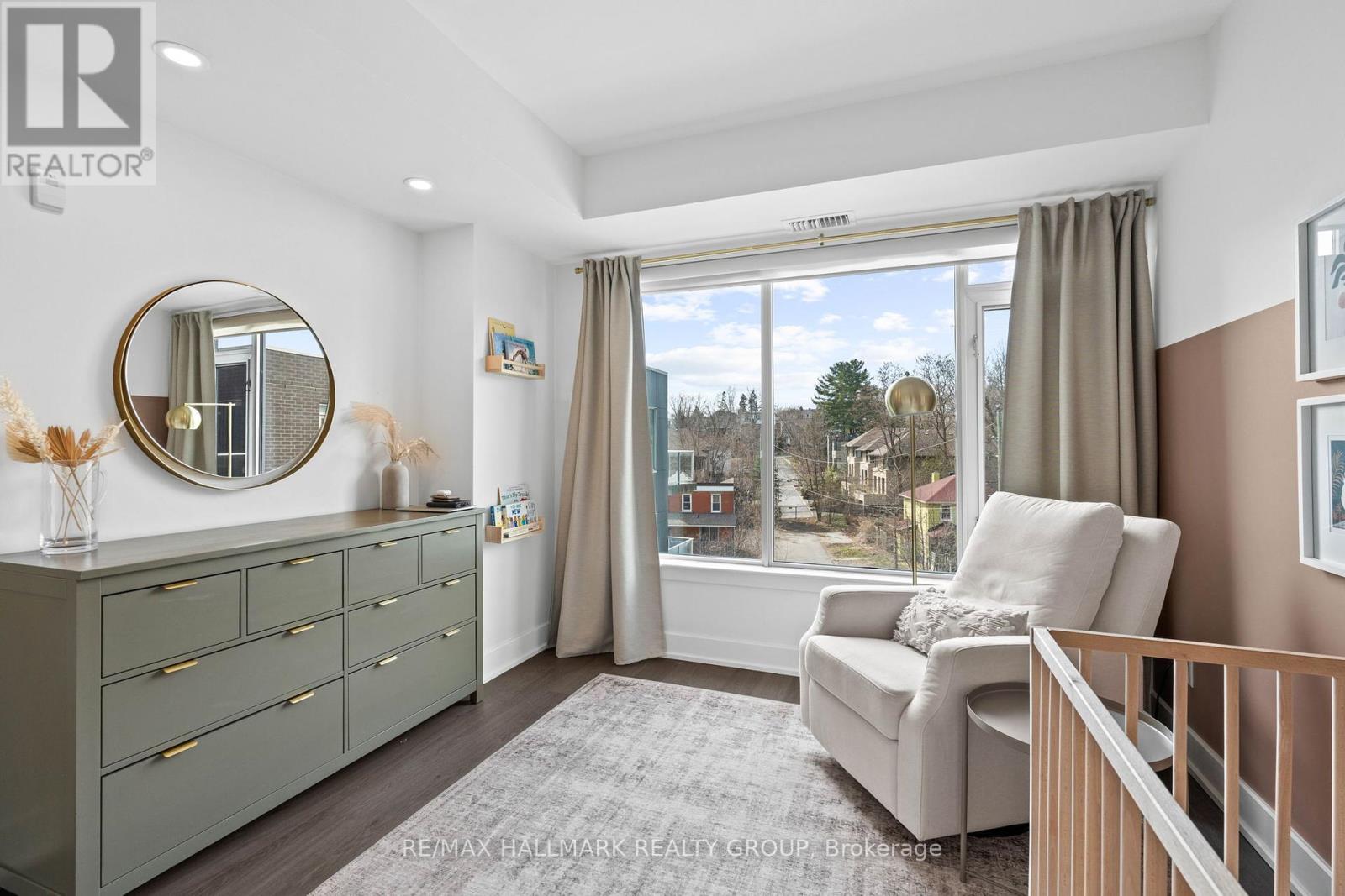 401 - 7 Marquette Avenue