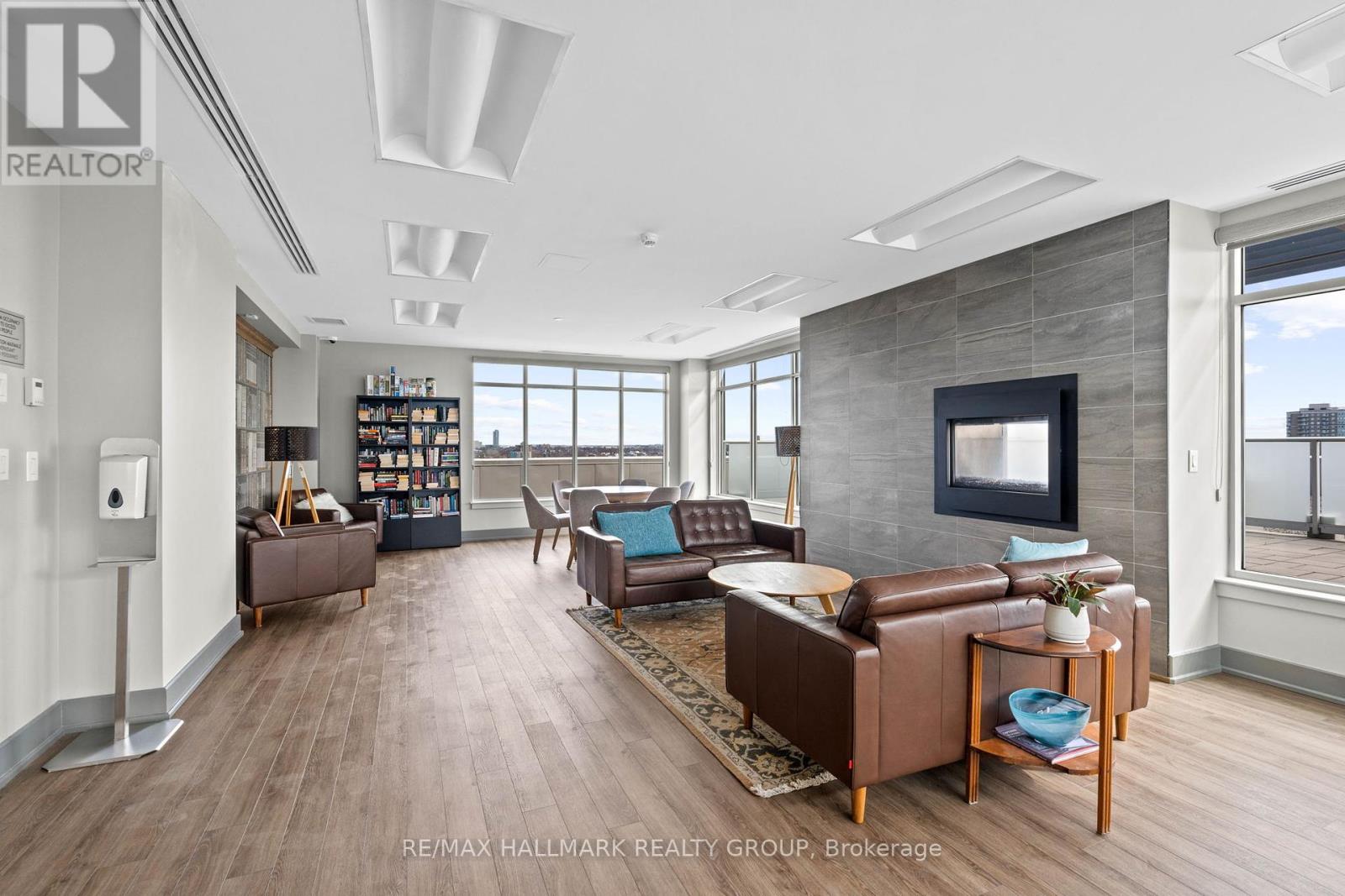 401 - 7 Marquette Avenue