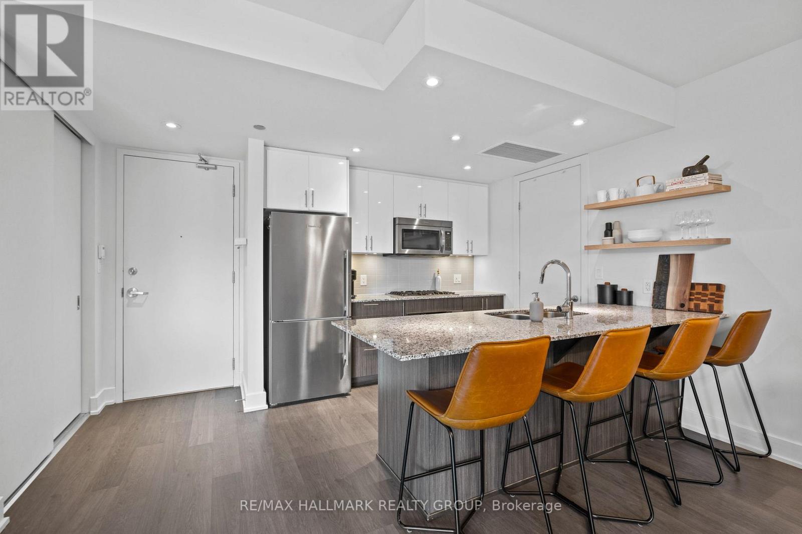 401 - 7 Marquette Avenue