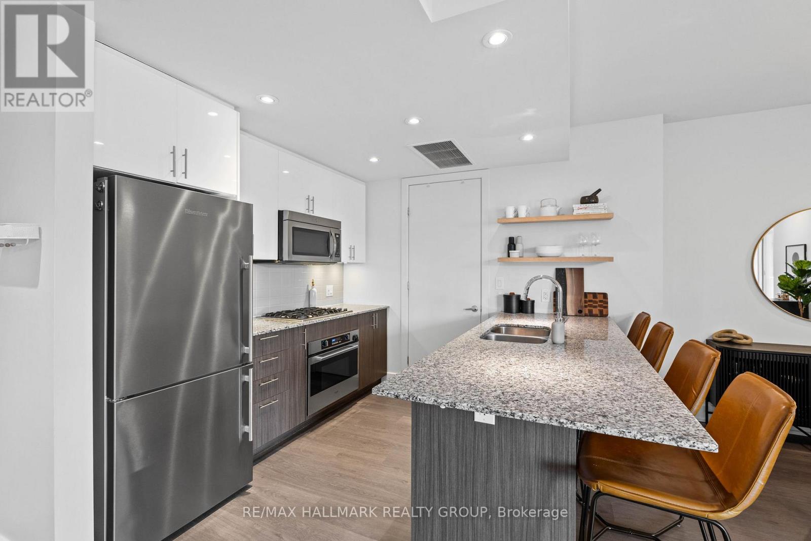 401 - 7 Marquette Avenue