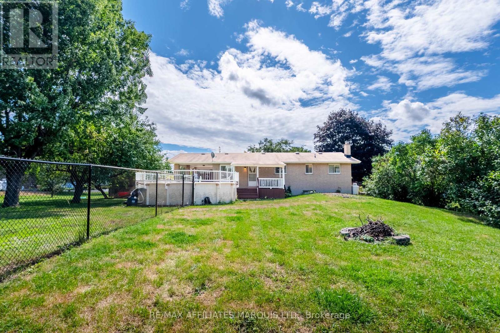 18223 Oak Drive