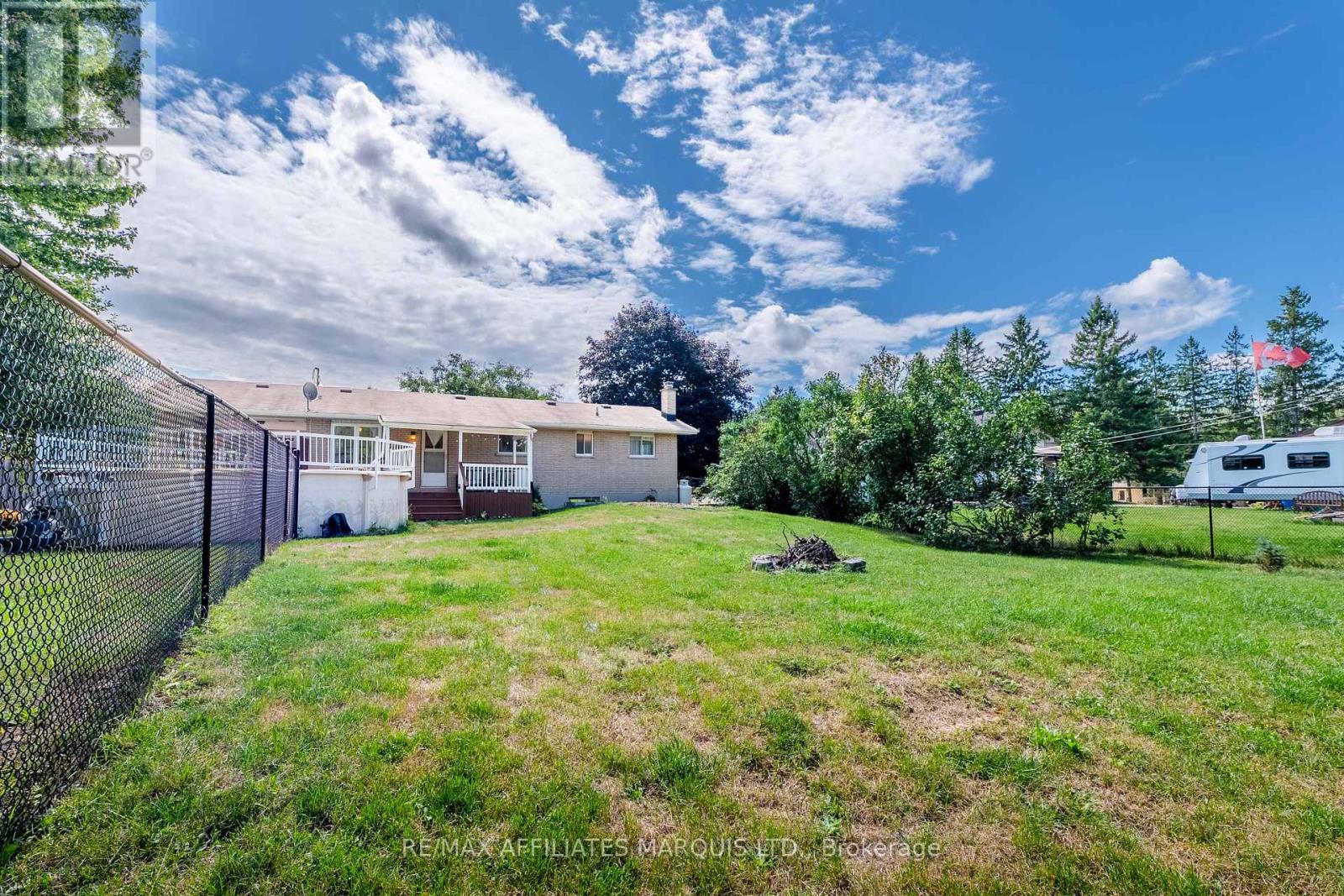 18223 Oak Drive