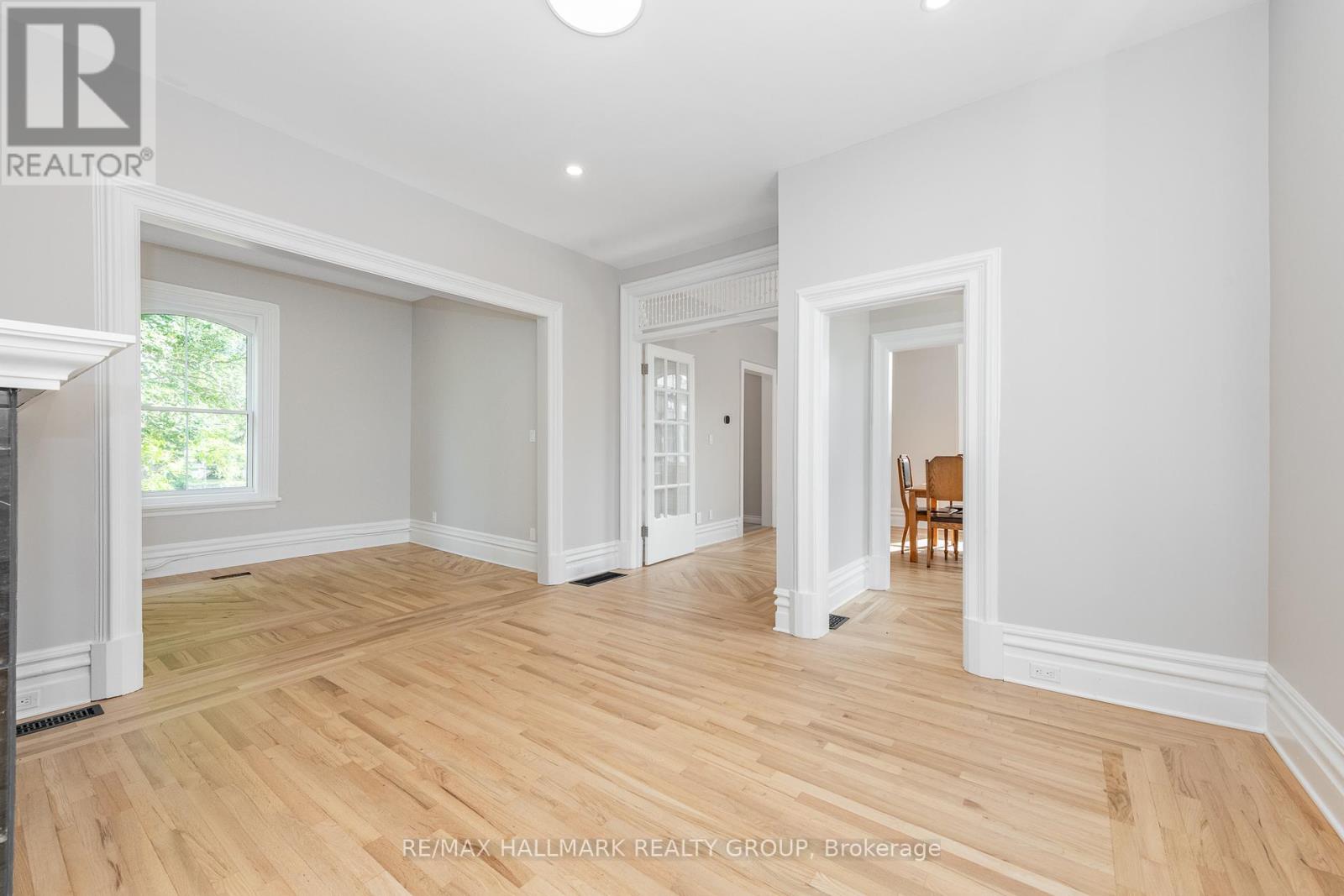 108 Clothier Street E