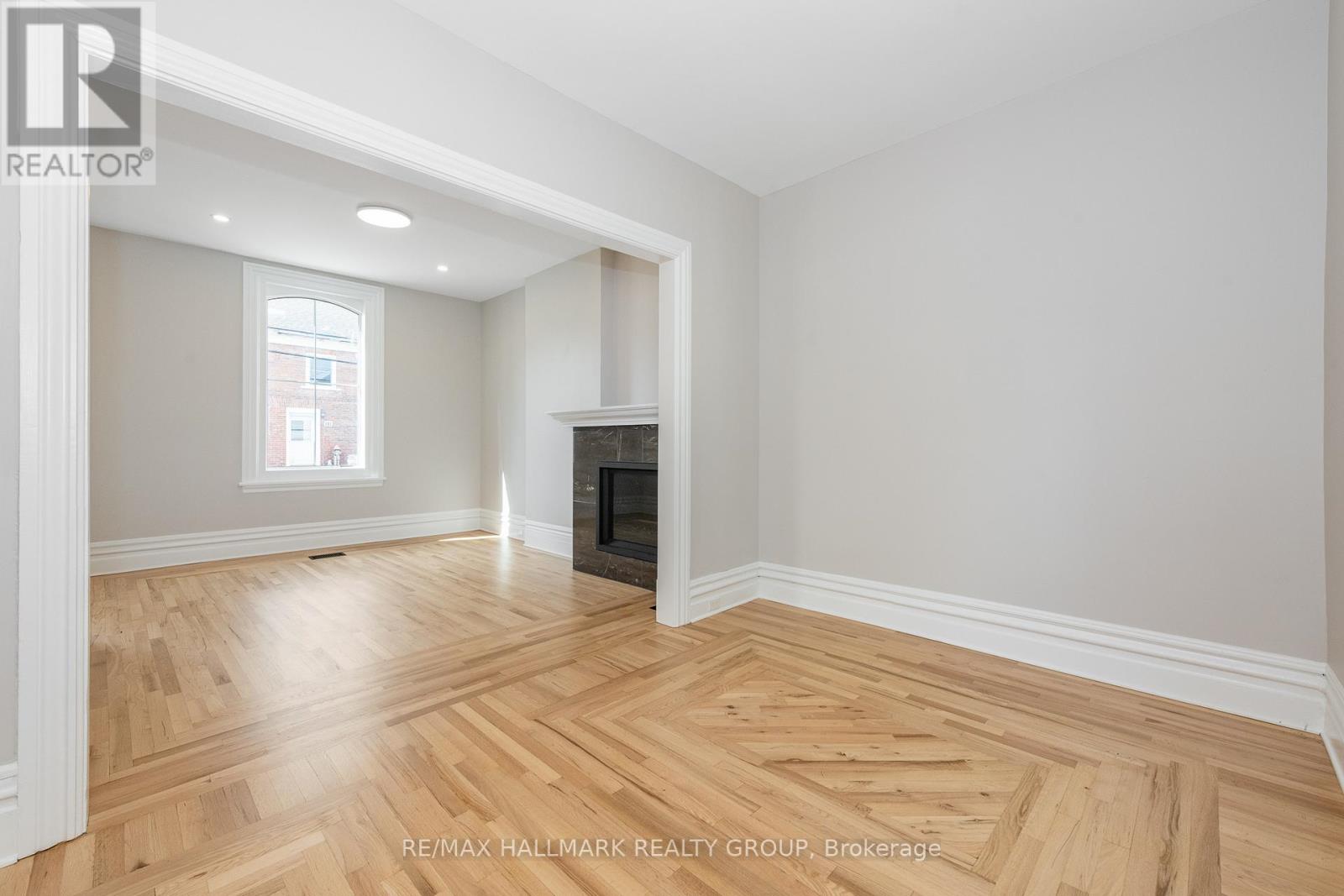 108 Clothier Street E
