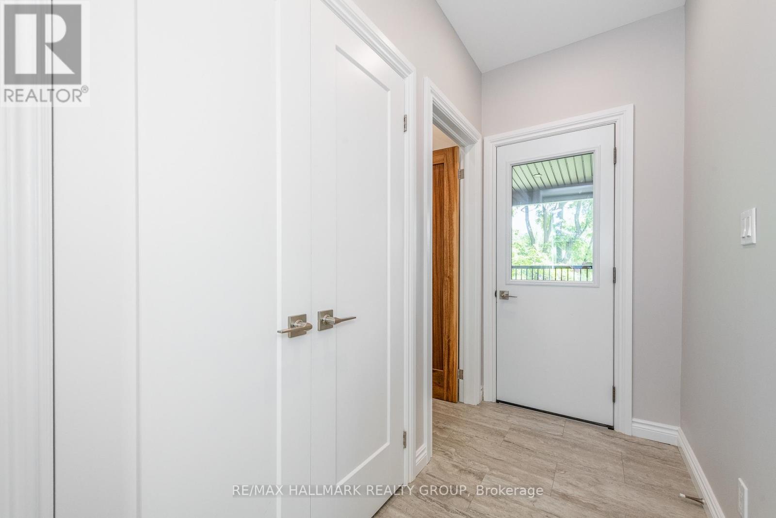108 Clothier Street E