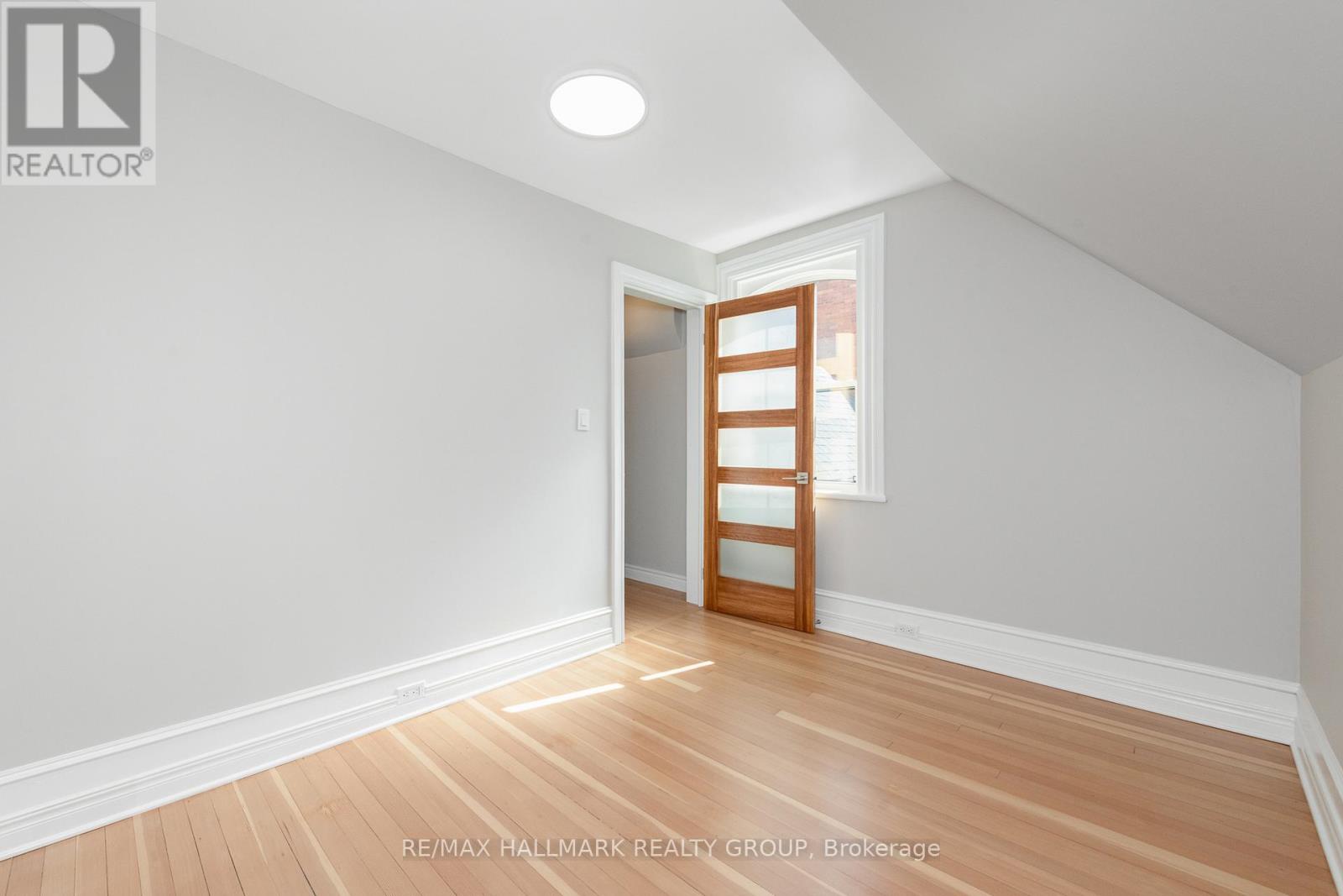 108 Clothier Street E