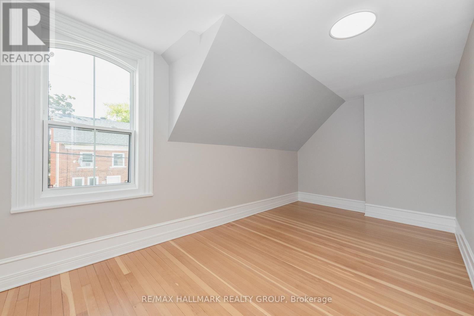 108 Clothier Street E