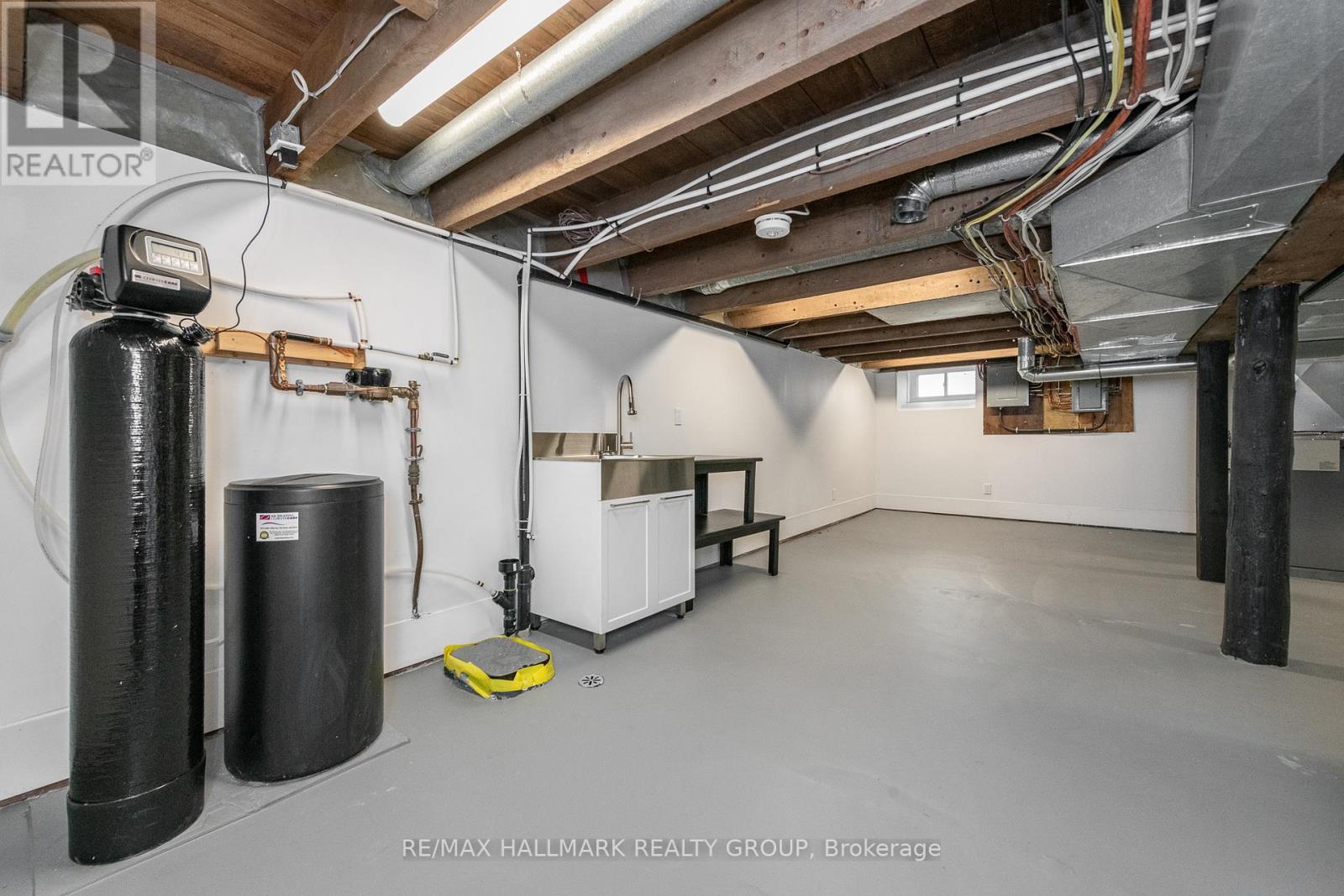 108 Clothier Street E