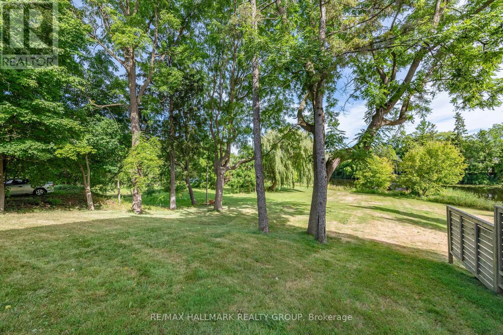 108 Clothier Street E