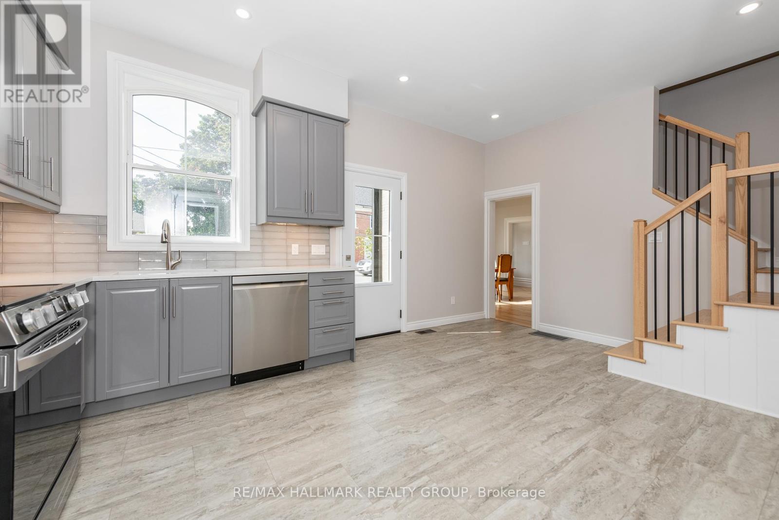 108 Clothier Street E