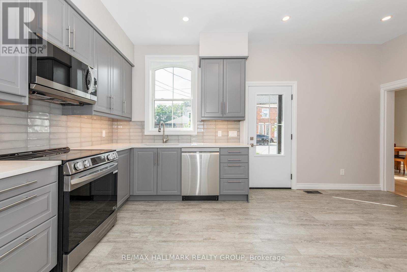 108 Clothier Street E