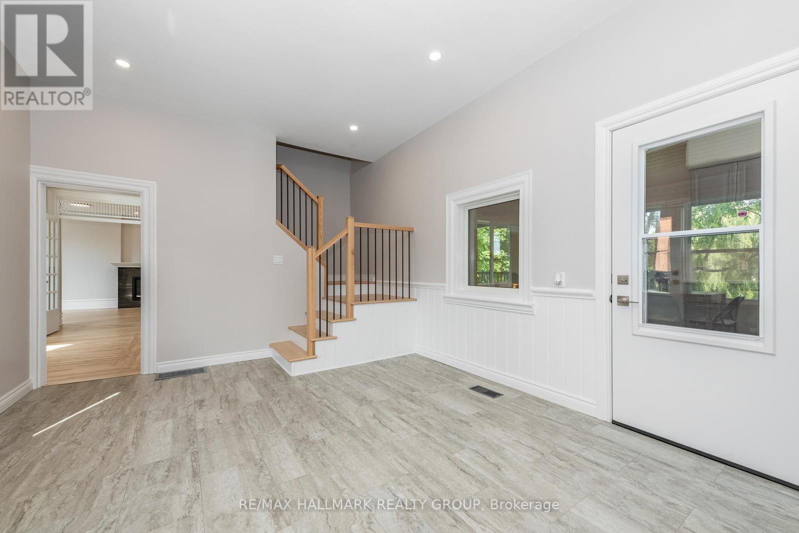 108 Clothier Street E