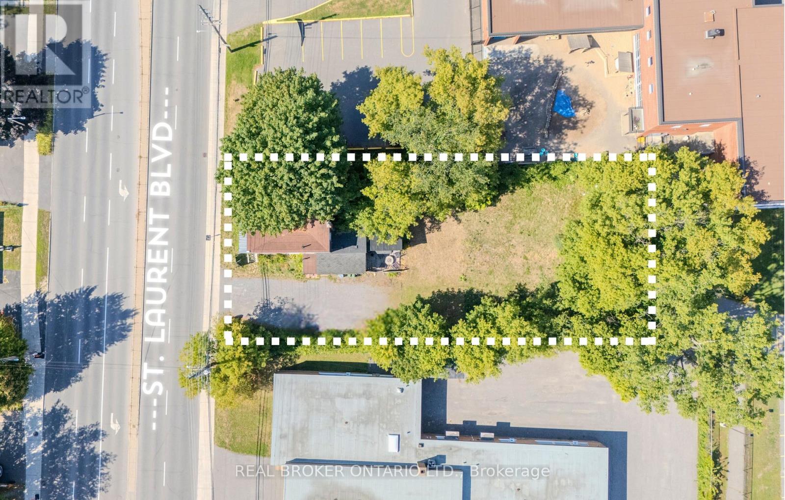 713 St Laurent Boulevard