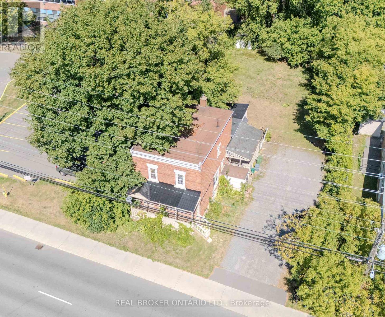 713 St Laurent Boulevard