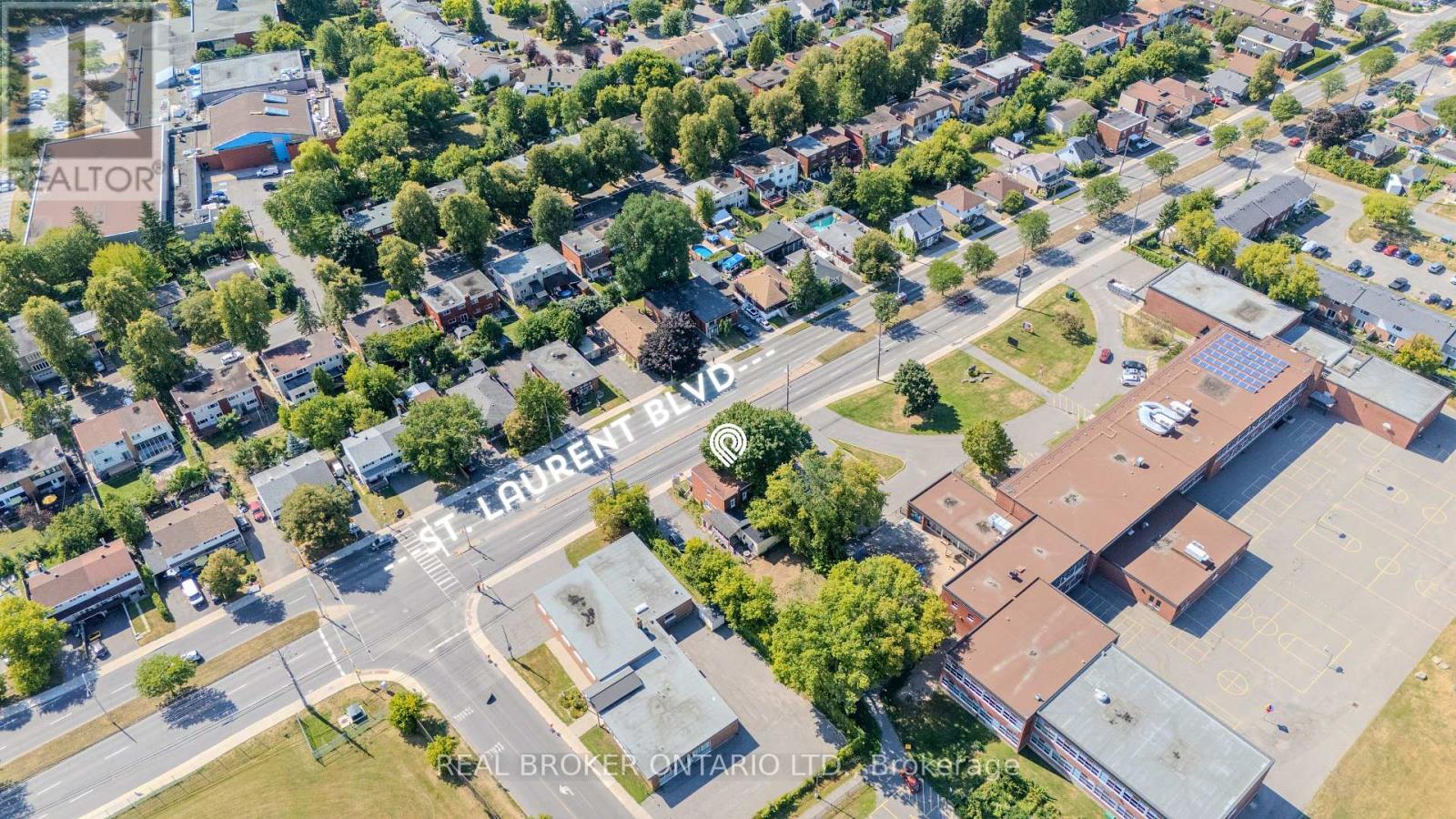 713 St Laurent Boulevard