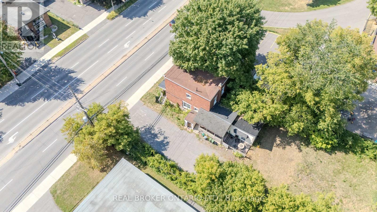 713 St Laurent Boulevard