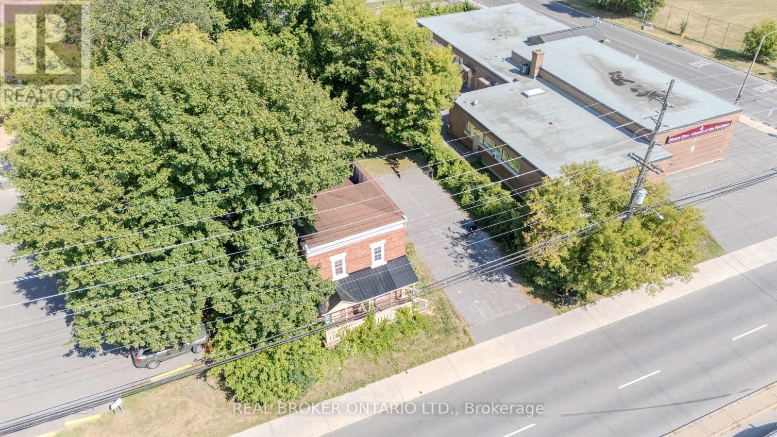 713 St Laurent Boulevard