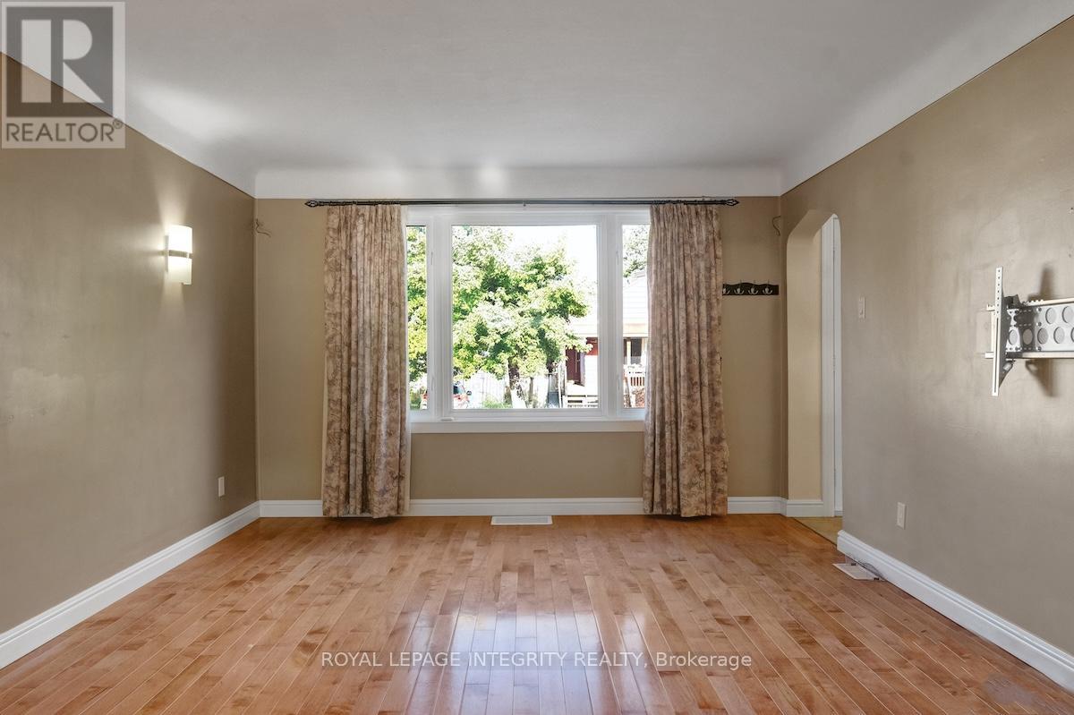 348 Lafontaine Avenue
