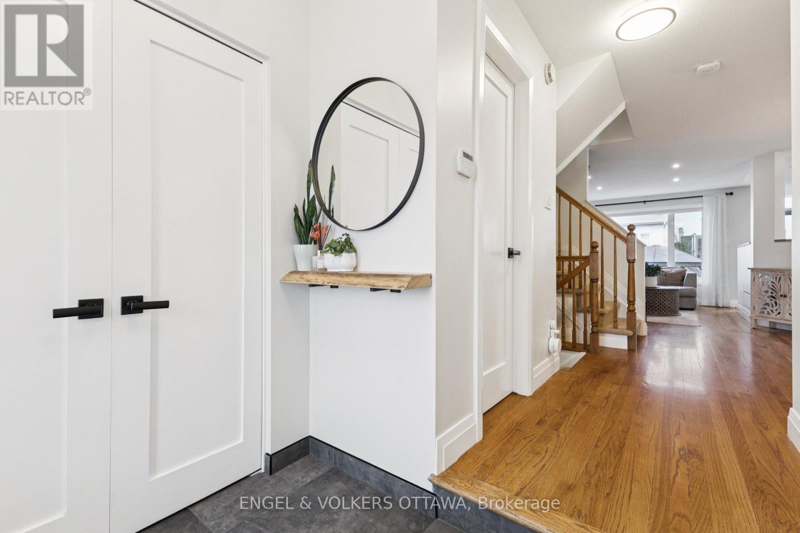 247 Rolling Meadow Crescent