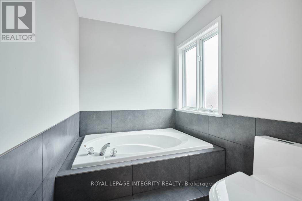 1036 Rocky Harbour Crescent
