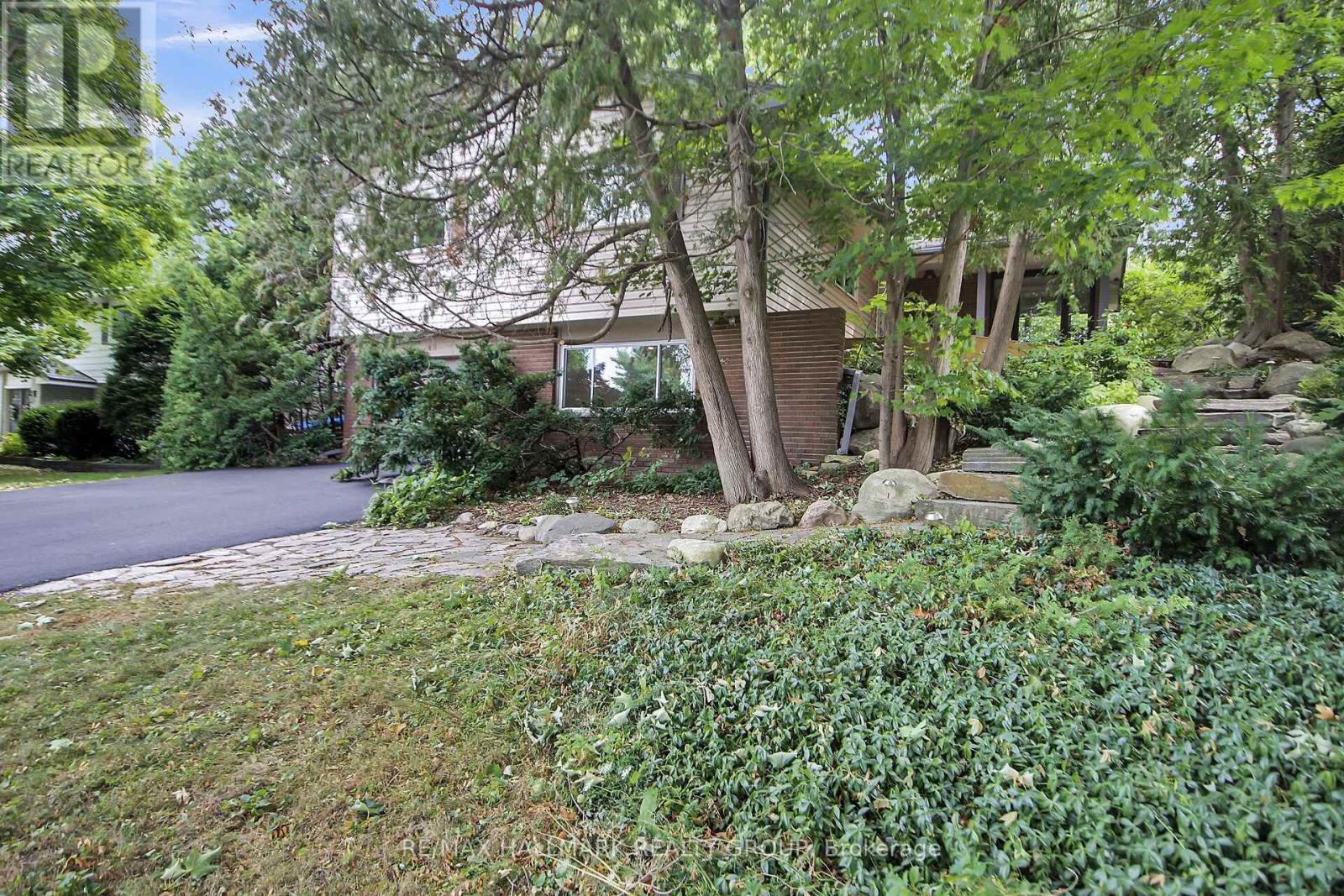 40 Foothills Drive