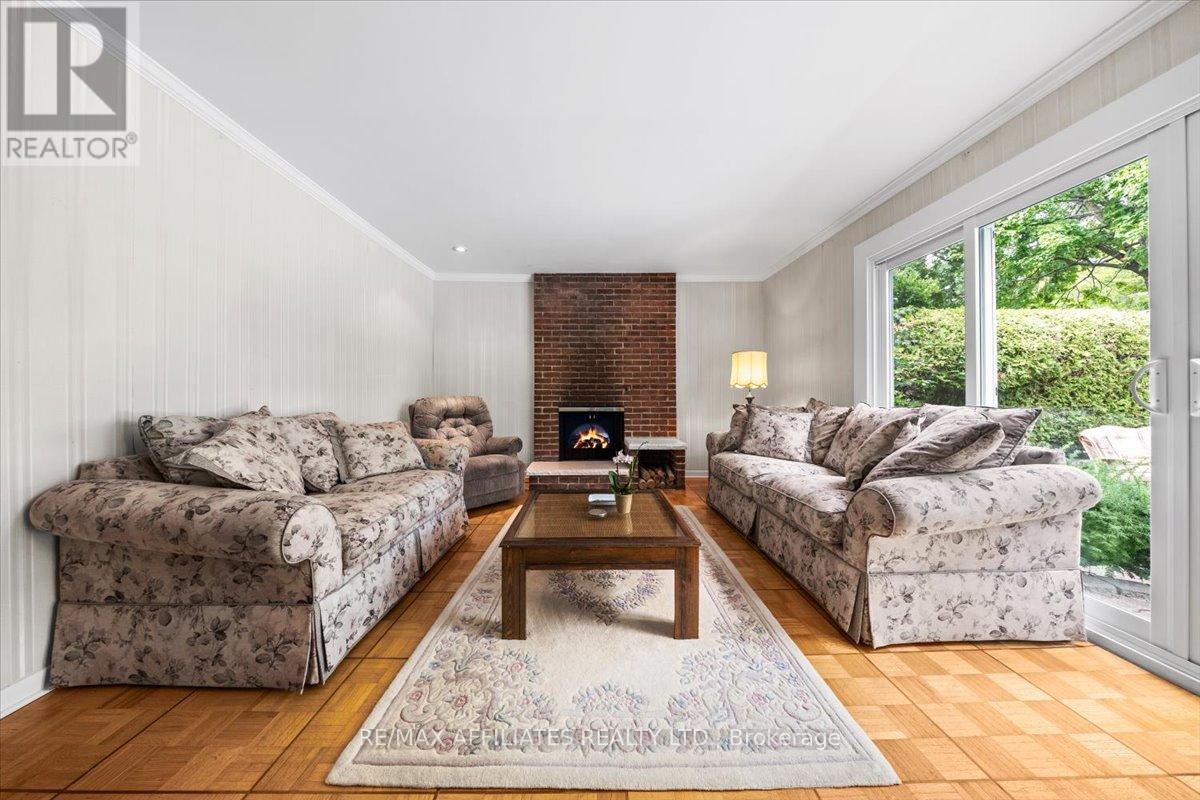 49 Silver Aspen Crescent